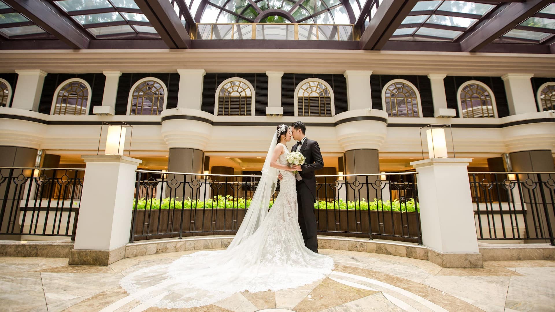 Grand Hyatt Taipei Wedding Couple