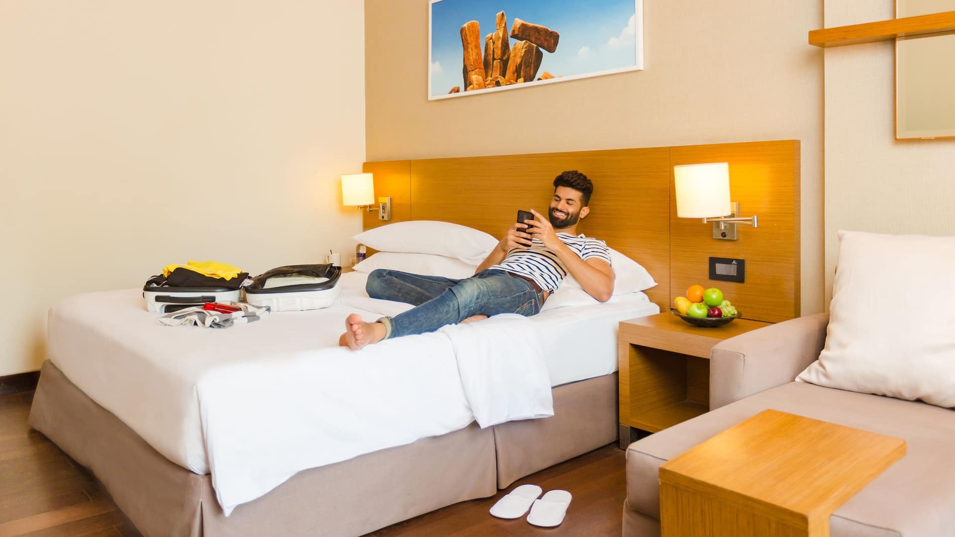 3 de 4 Hyatt Place Hampi Relaxing In Room