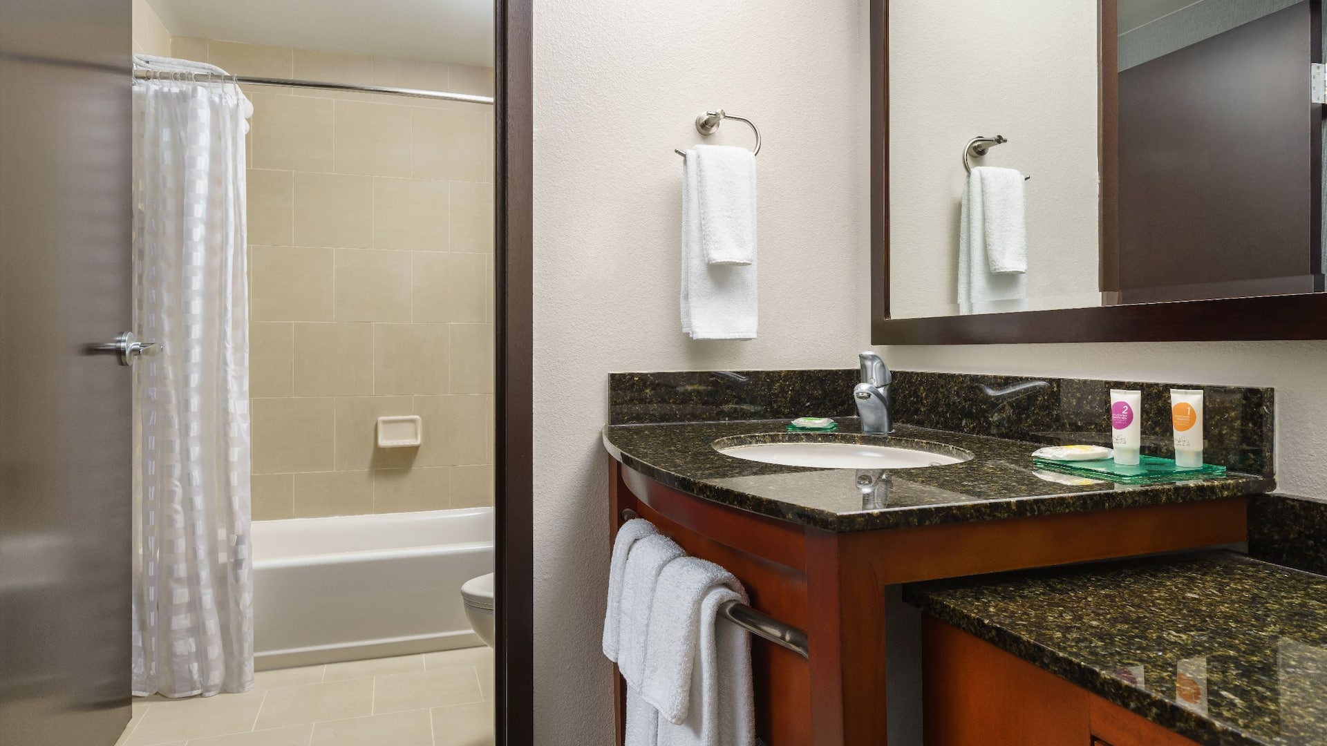 4 of 4 Hyatt Place Fort Lauderdale Airport - South & Cruise Port Double Bathroom