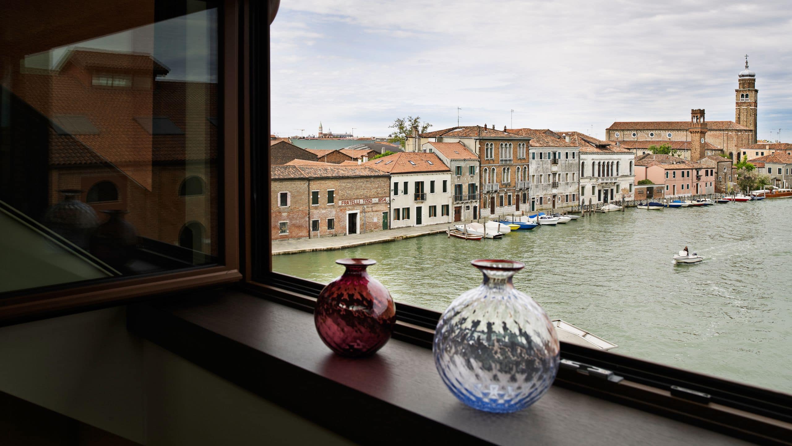 第 3，共 5 Hyatt Centric Murano Venice King Bed Canal View Window View