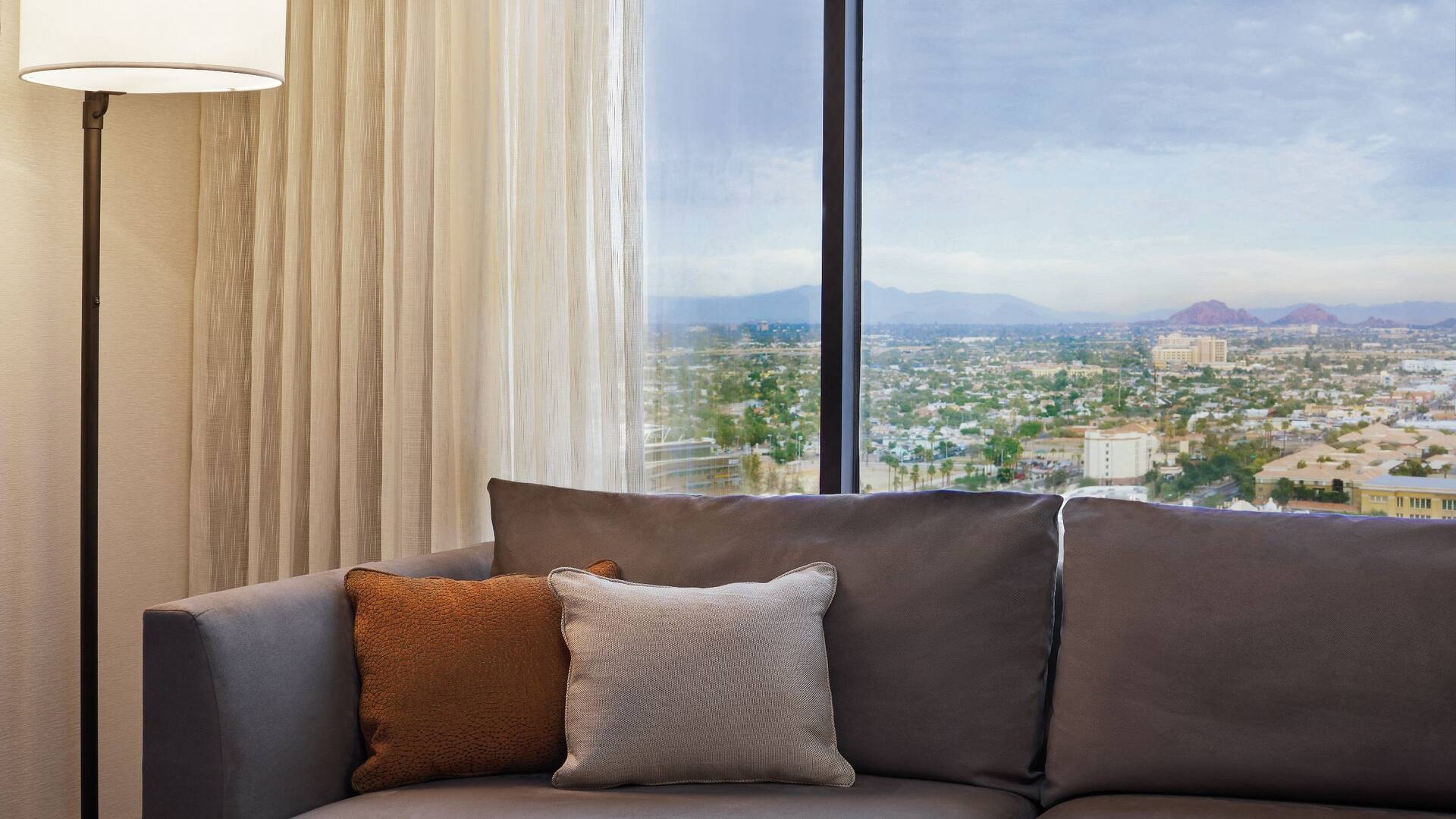 Hyatt Regency Phoenix Guestroom View