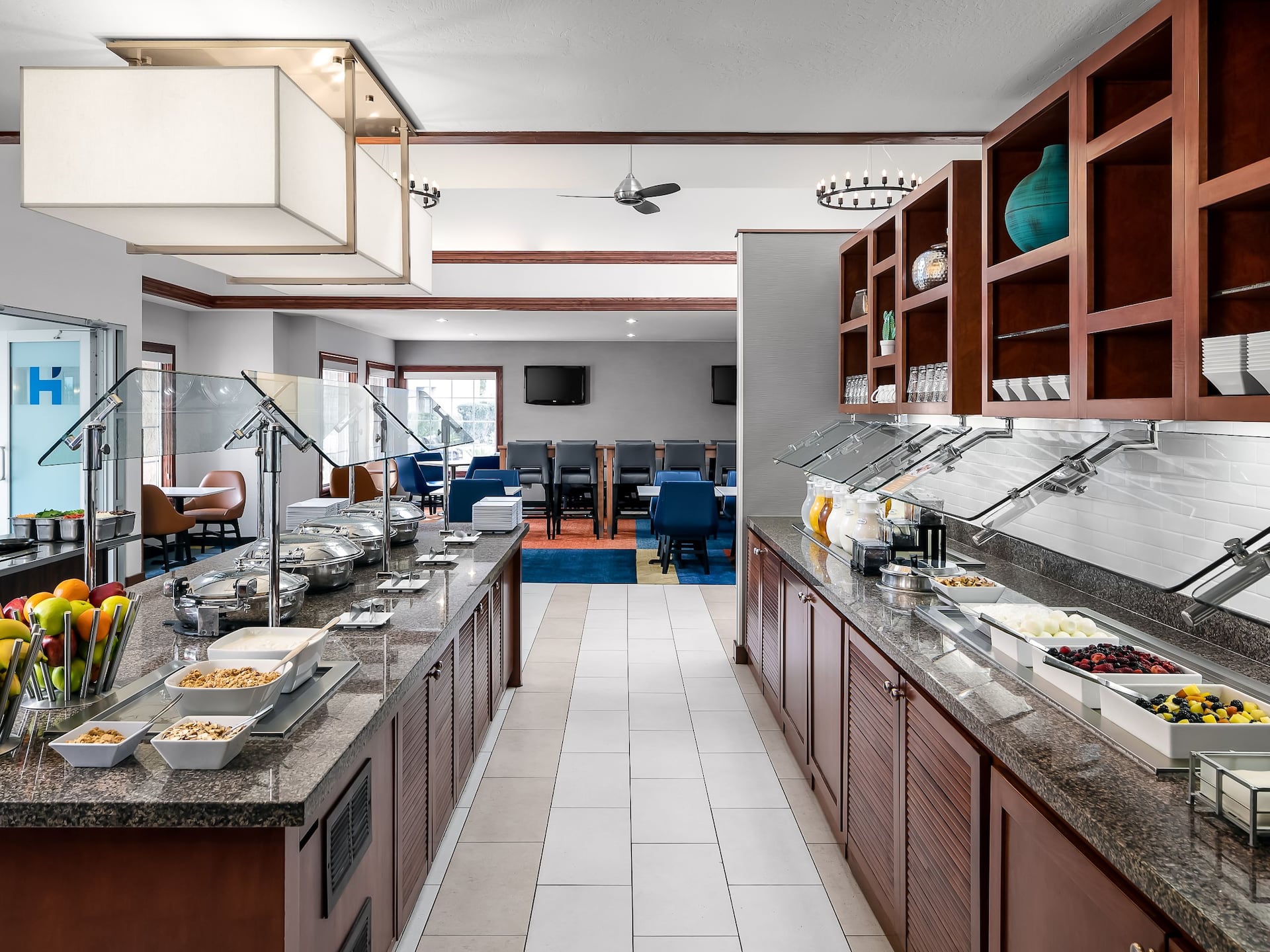 Hyatt House Scottsdale/Old Town Breakfast Buffet Omelet Station