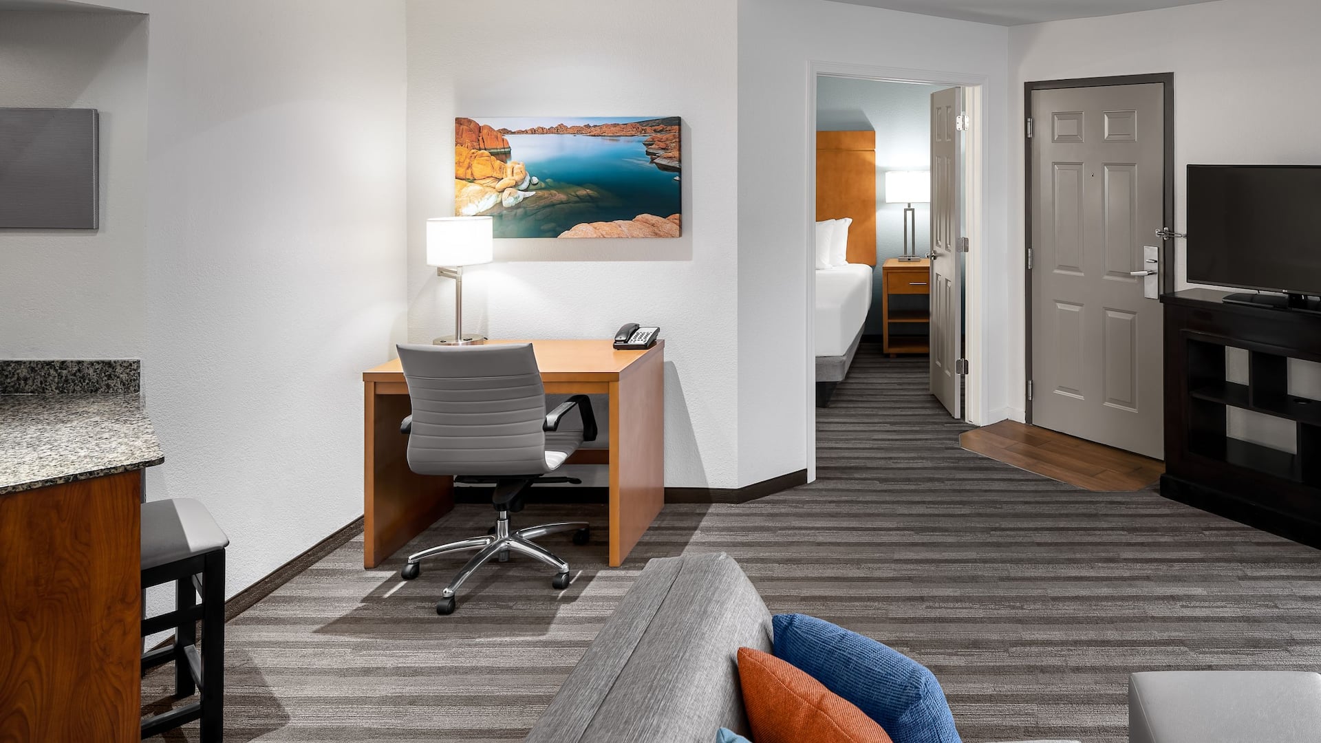 Hyatt House Scottsdale/Old Town Conference Suite Living Area