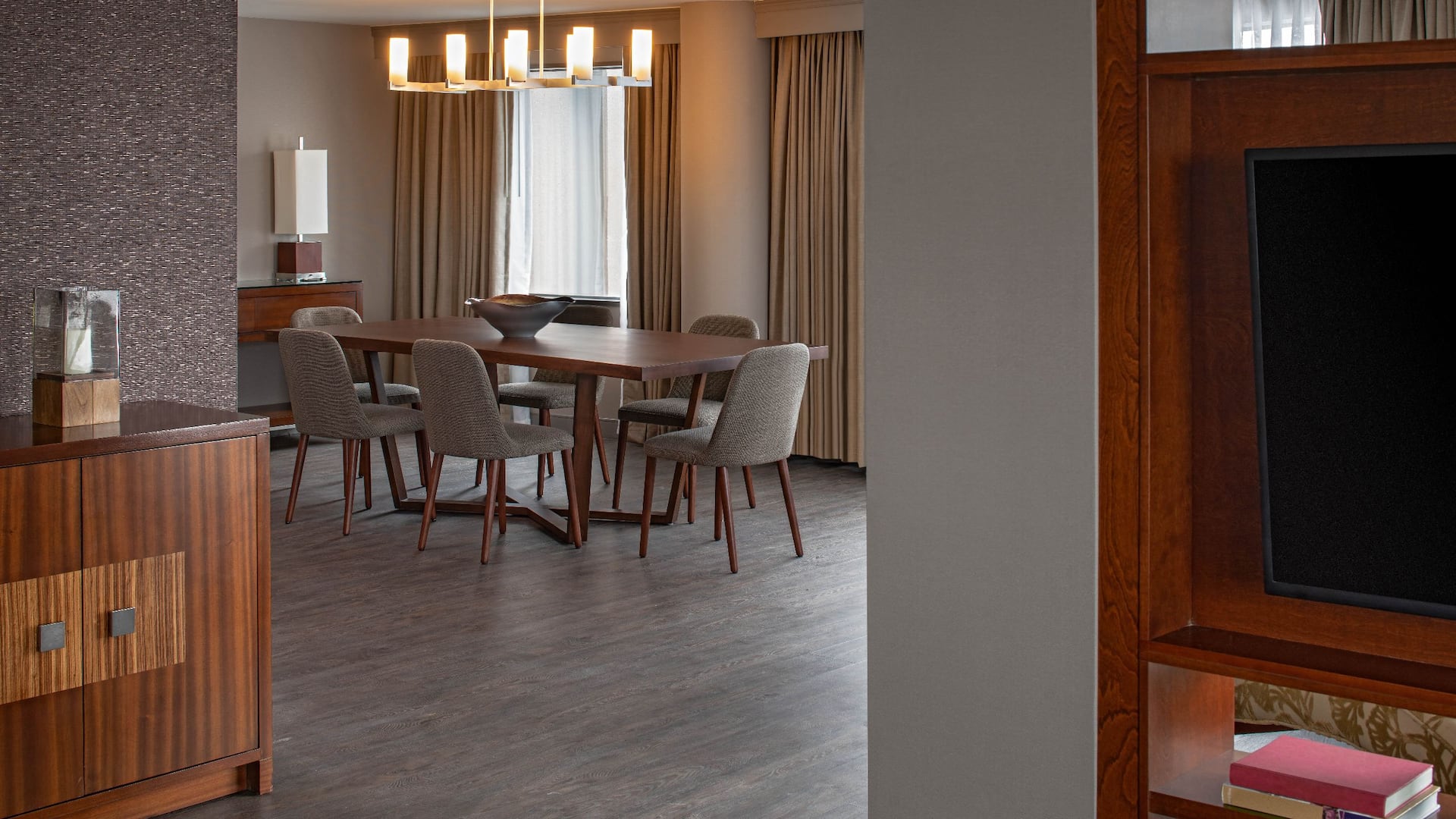 Hyatt Regency Denver Tech Center Executive Suite Dining Area