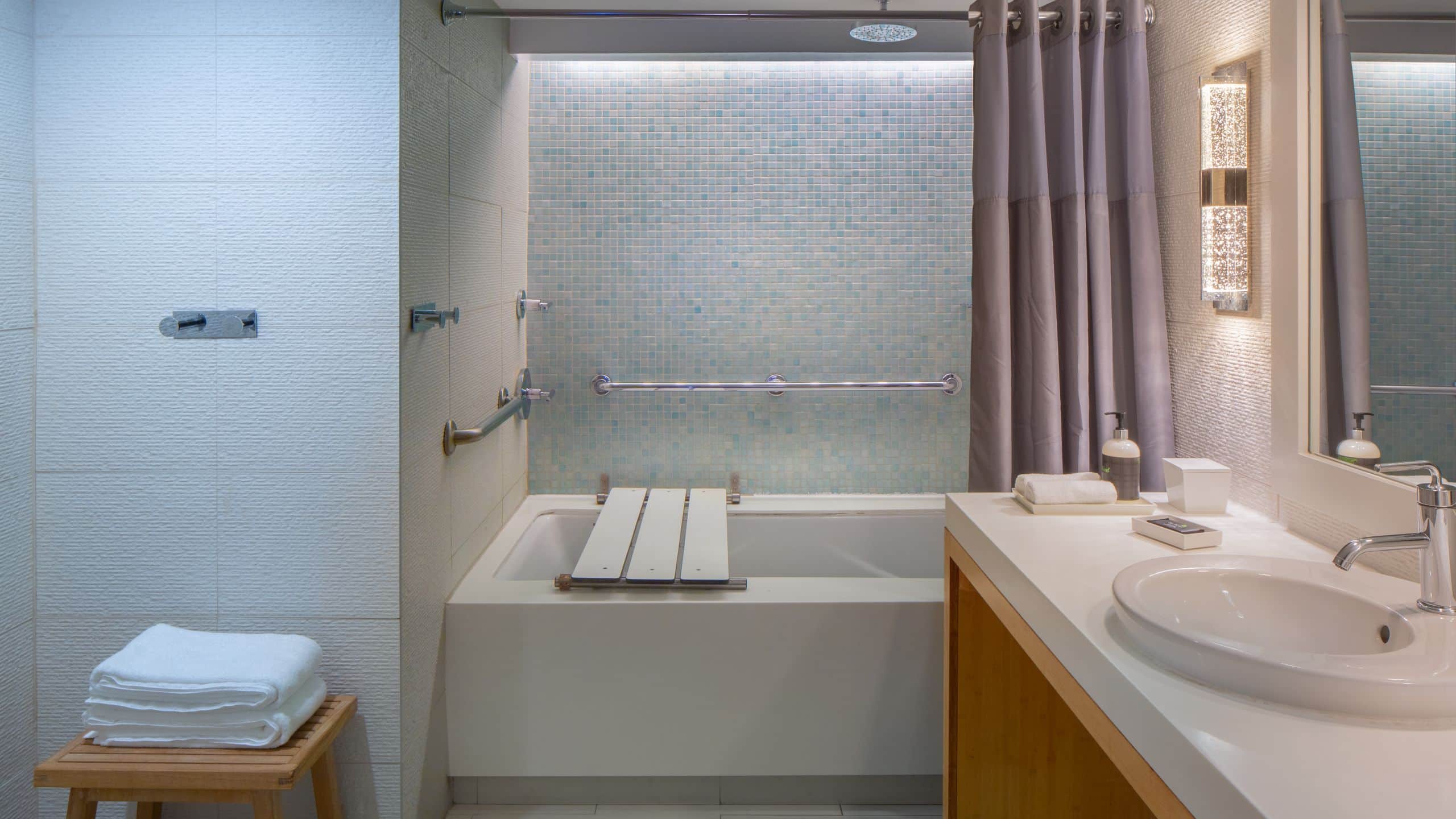 Hyatt Centric Key West Resort & Spa ADA Bathroom