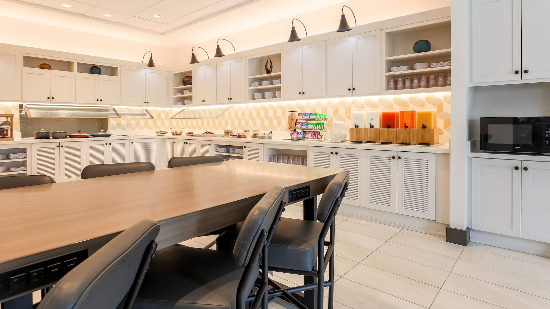Hyatt Place Austin / Cedar Park Breakfast Area