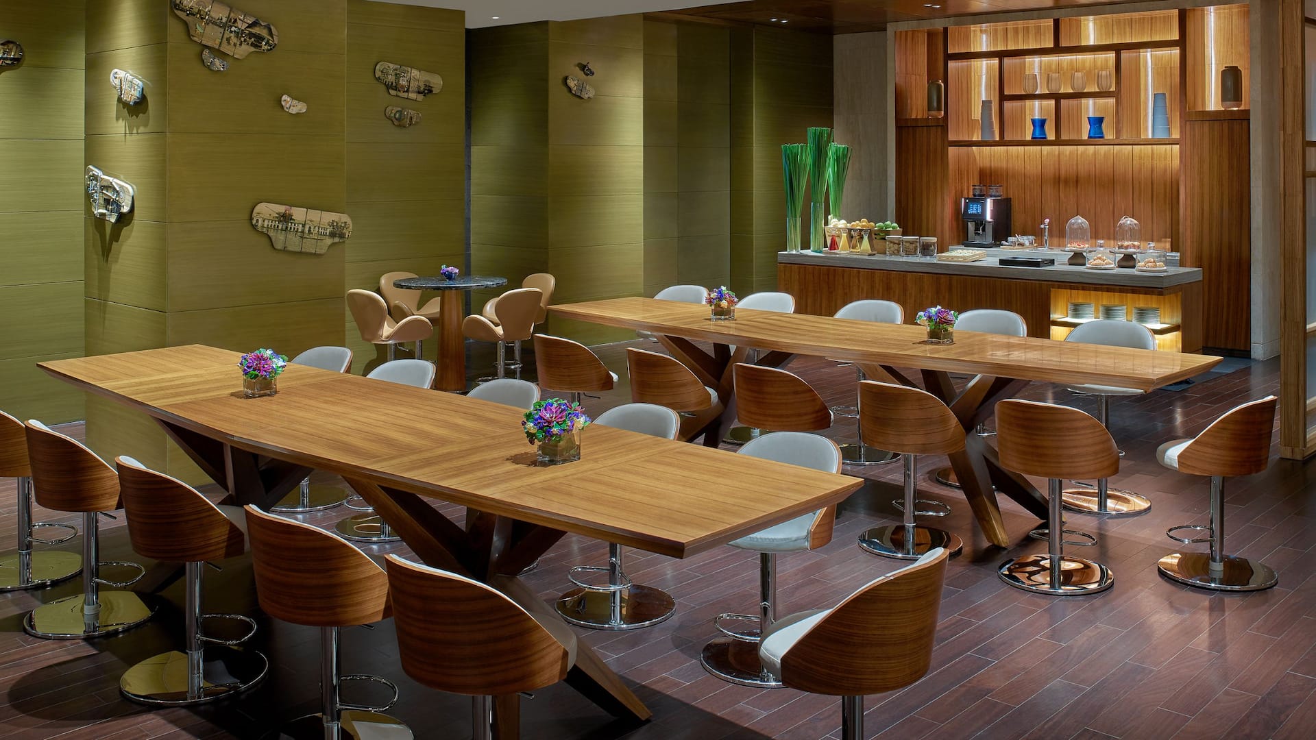 3 of 6 Grand Hyatt Manila Dining Area