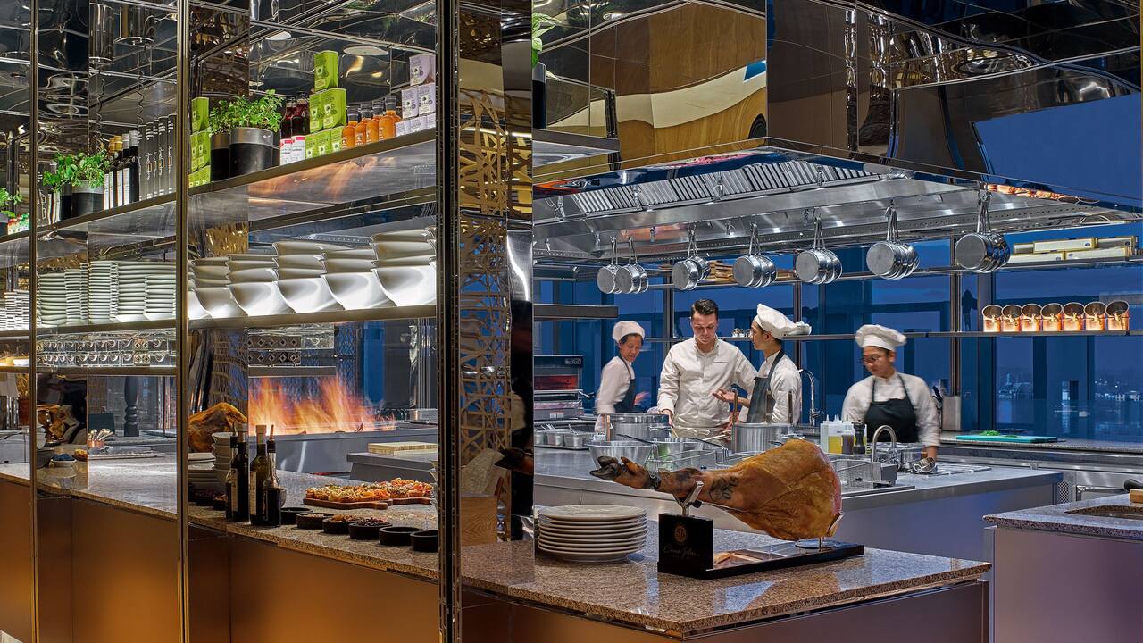 Grand Hyatt Manila The Peak Grill