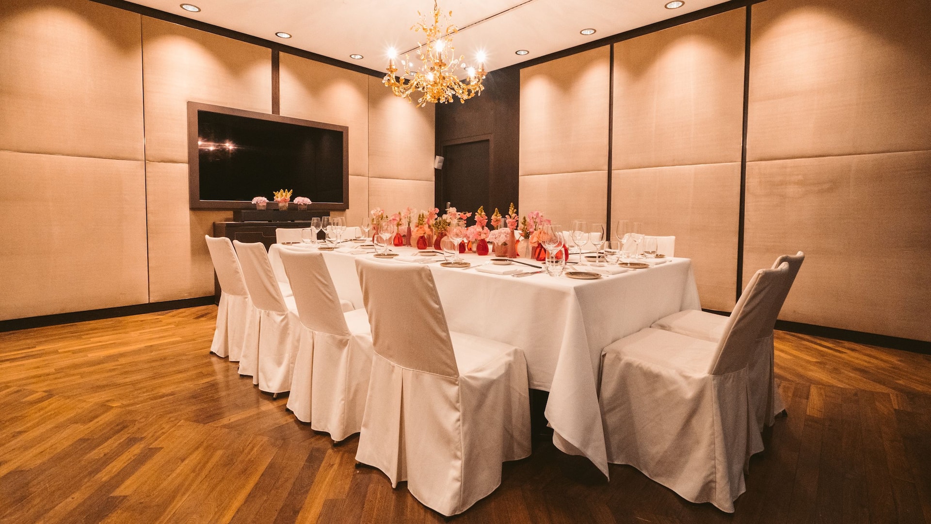 1 of 7 Grand Hyatt Berlin Vox Ulrike Lauber Room