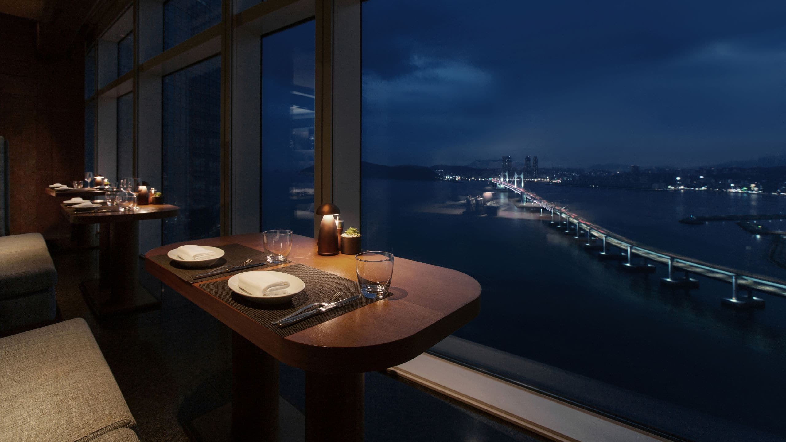 Park Hyatt Busan Dining Room Couple Seat