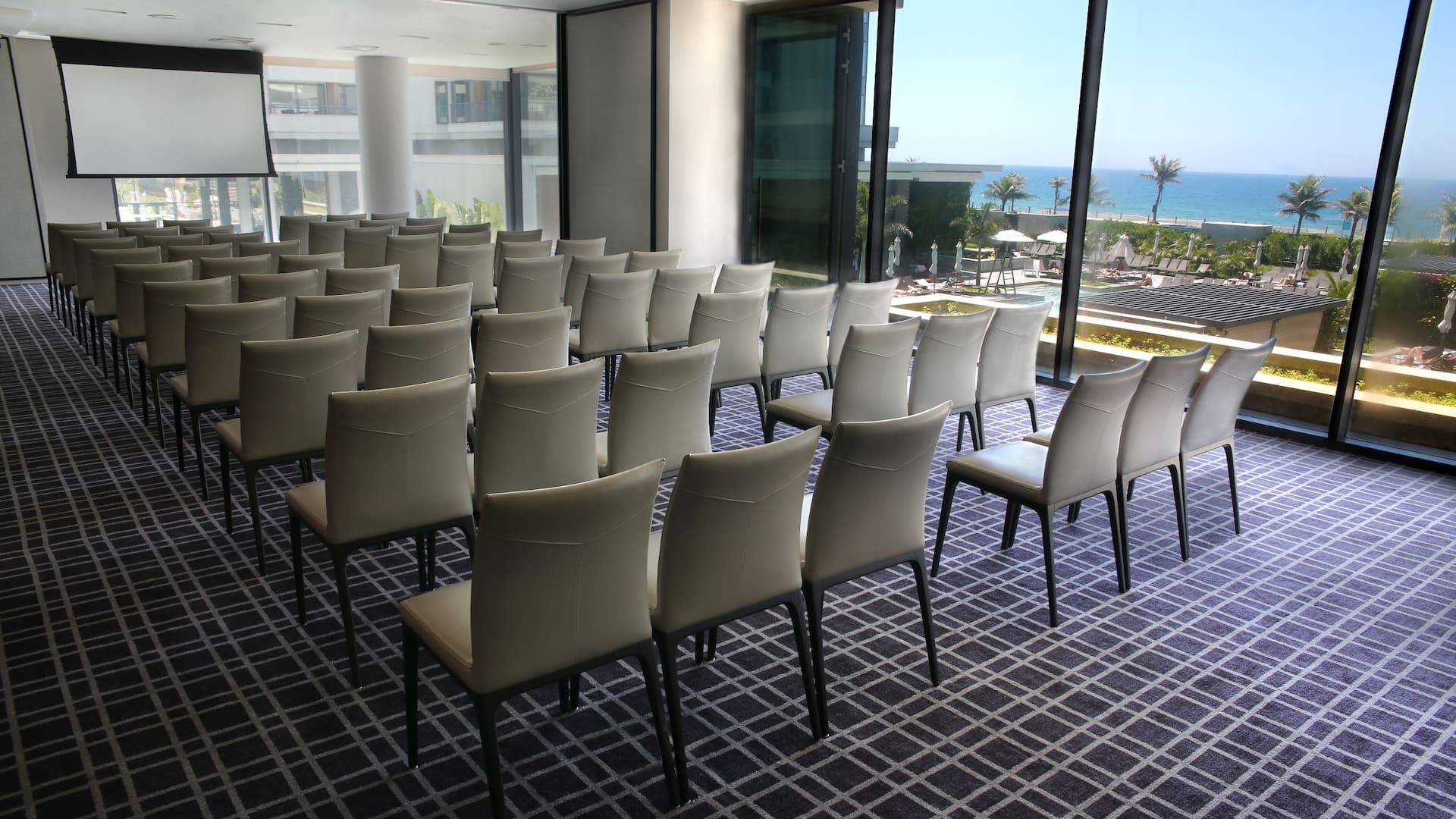 6 de 11 Grand Hyatt Rio de Janeiro Lagon Meeting Room Theatre Setup