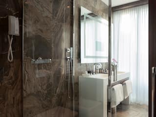 Hyatt Centric Milan Centrale Terrace King Suite with City View Bathroom