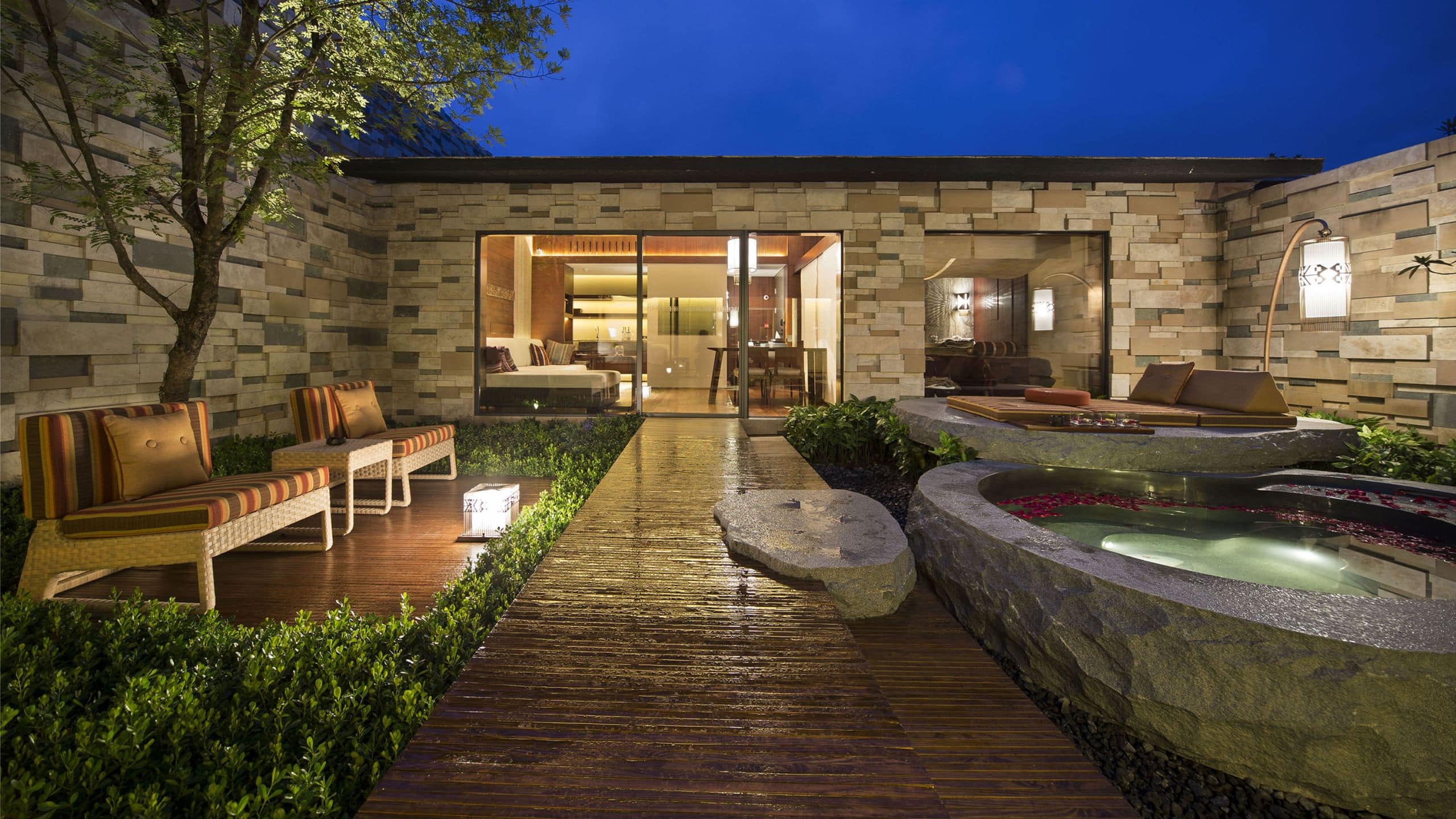 The Lost Stone Villas & Spa One Bedroom Deluxe Villa Courtyard