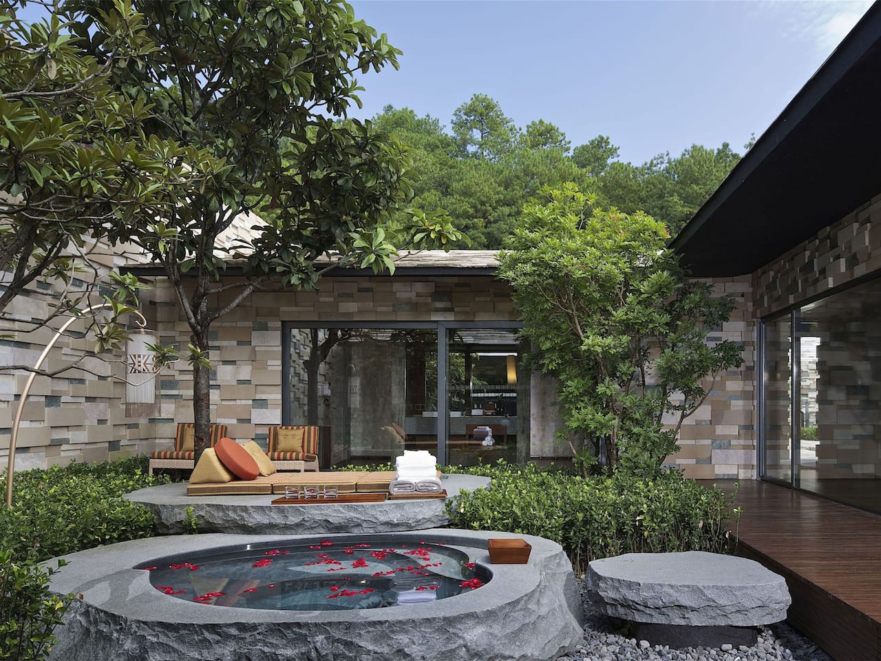 Residential Villa Courtyard And Spring Pool