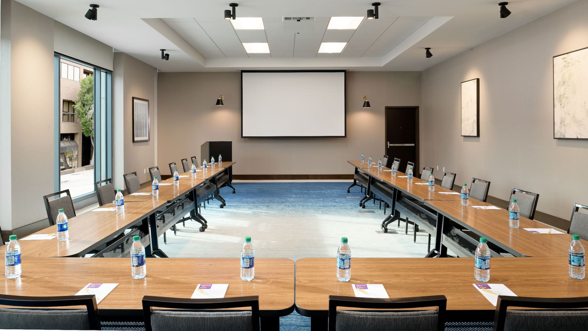 Hyatt Place Pasadena Meeting U Shape