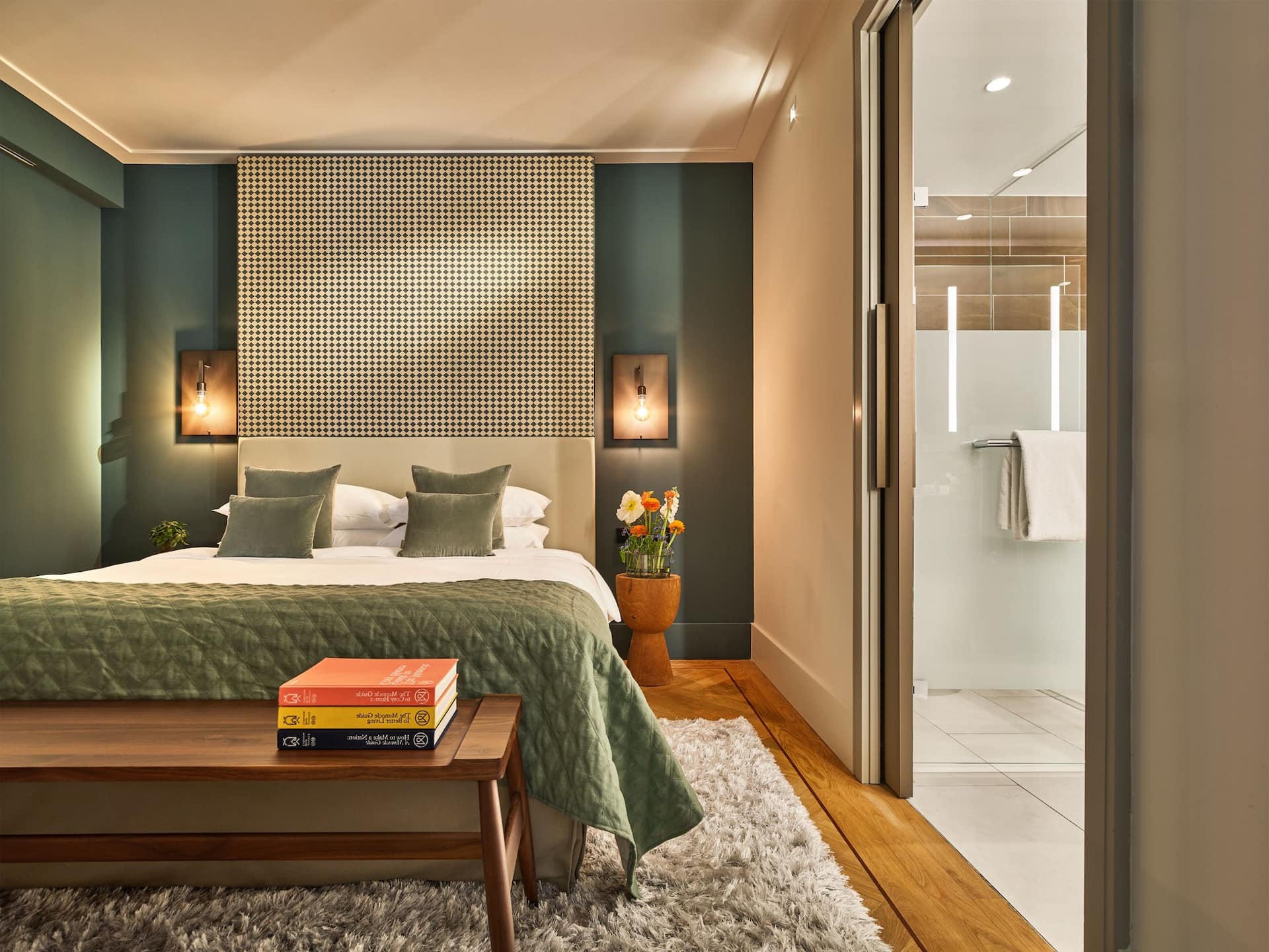 Hyatt Regency Amsterdam Regency Suite Bedroom