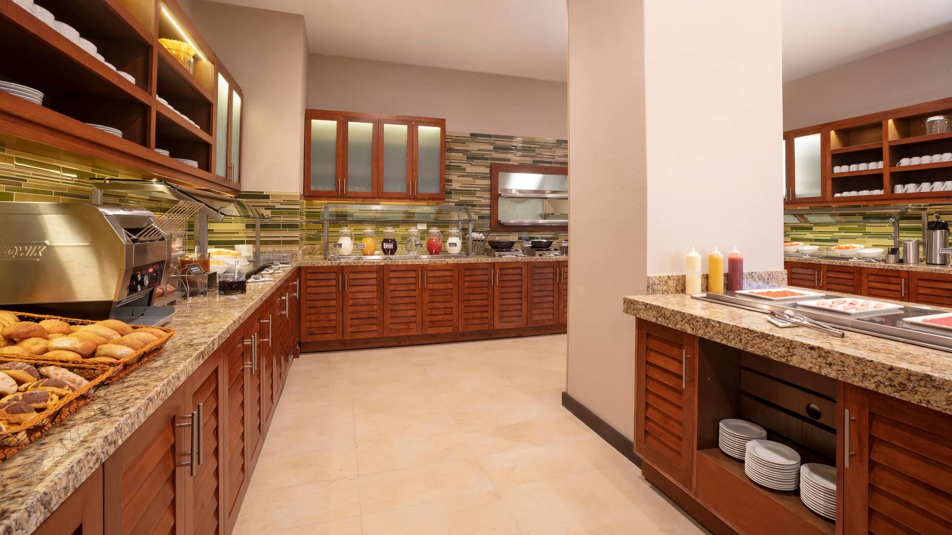 Hyatt Place Aguascalientes/Bonaterra Breakfast Buffet