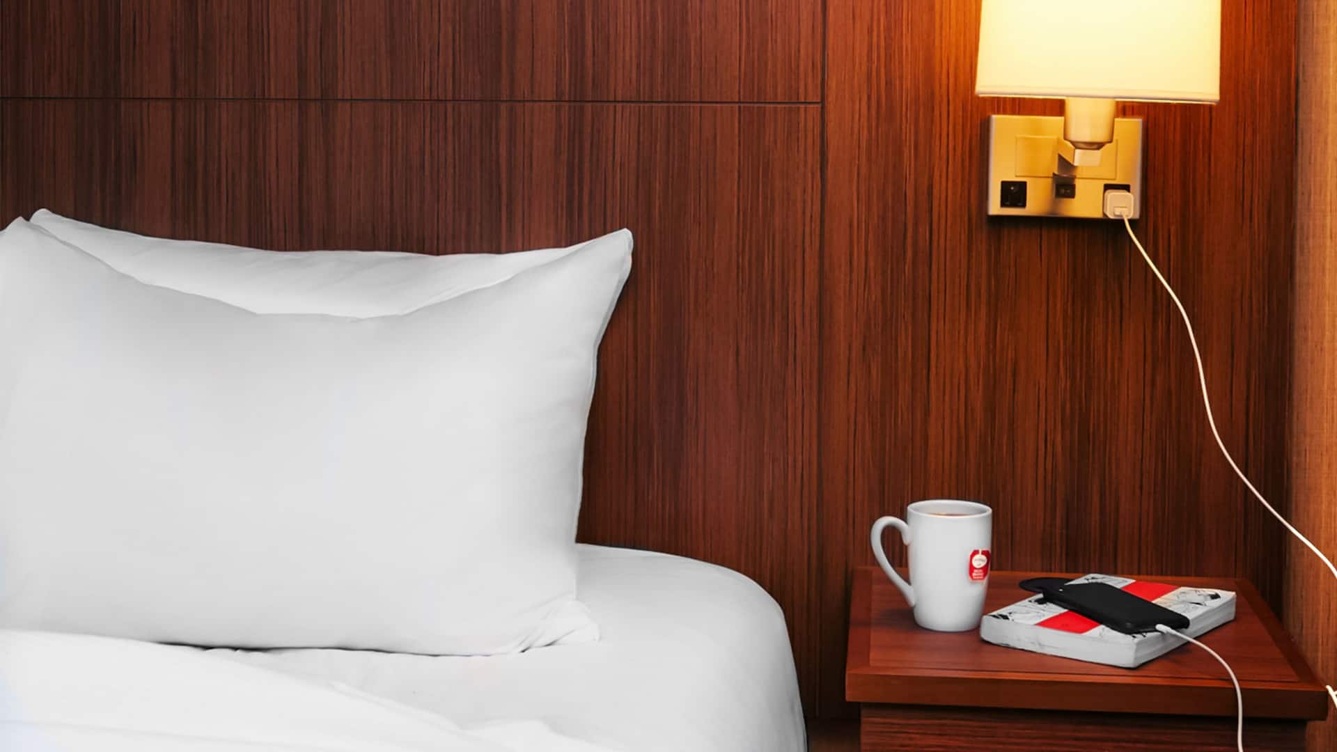 Hyatt Place HP_P353 End Table