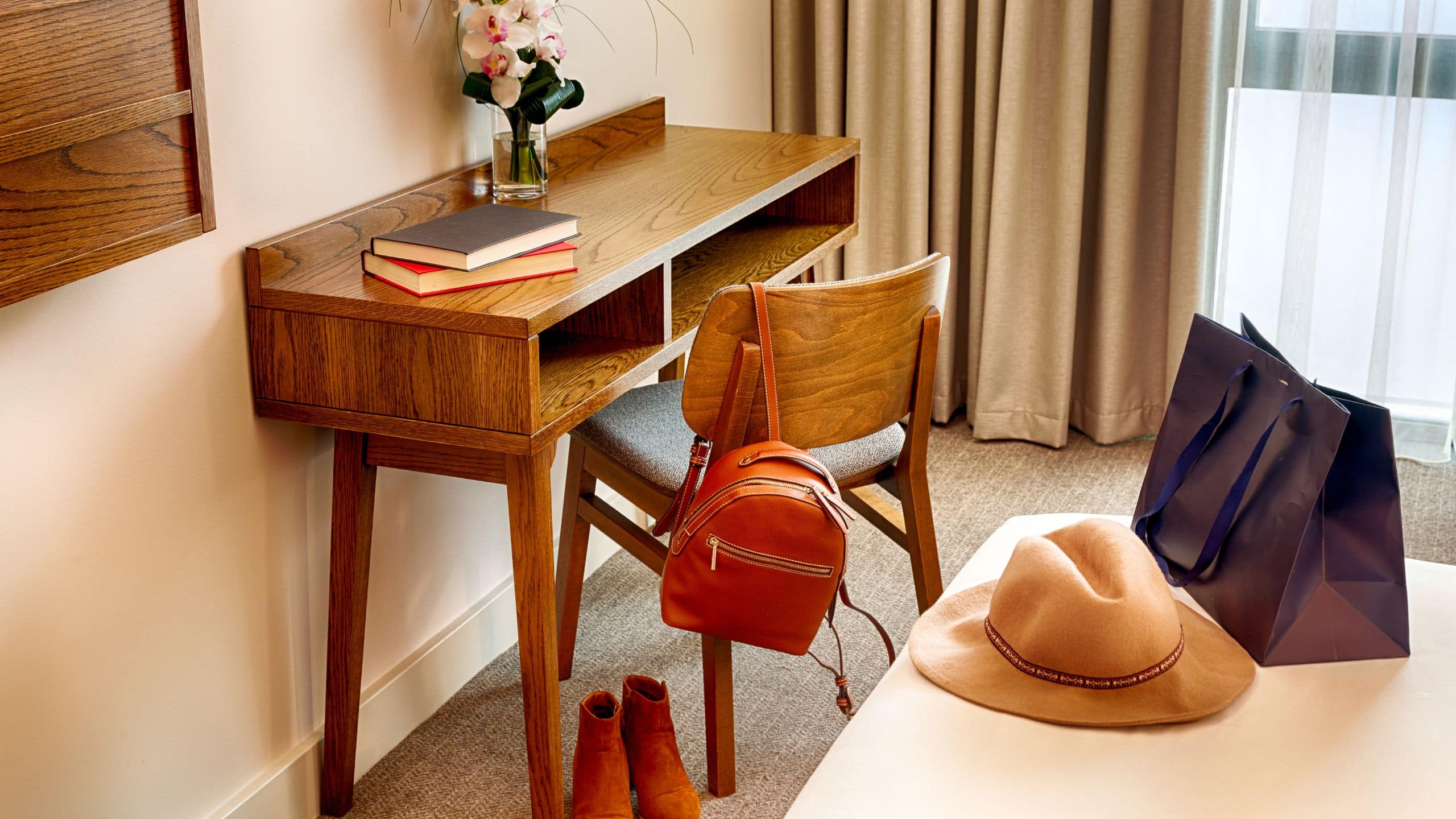 Hyatt Centric The Liberties Dublin King View Desk