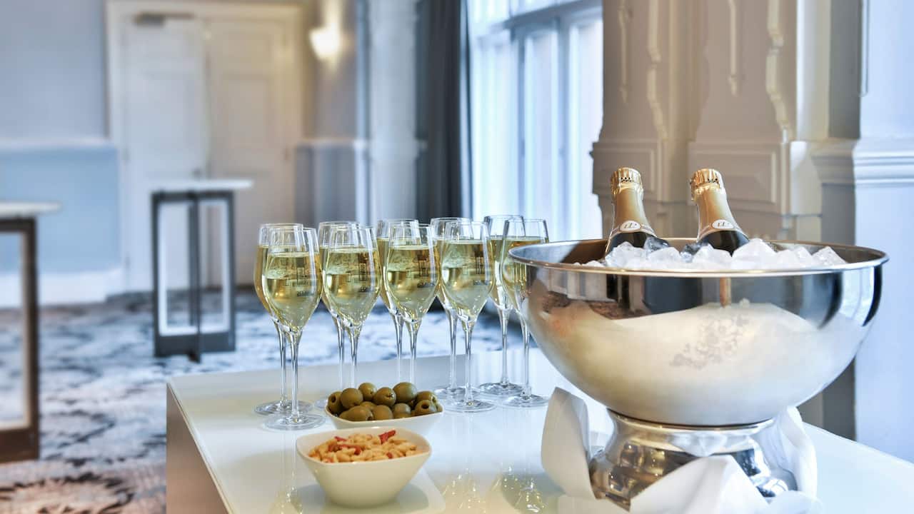 Champagne reception East London | Andaz London Liverpool Street