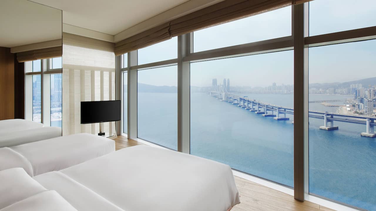 Busan Hotel Executive Family Suite Bedroom