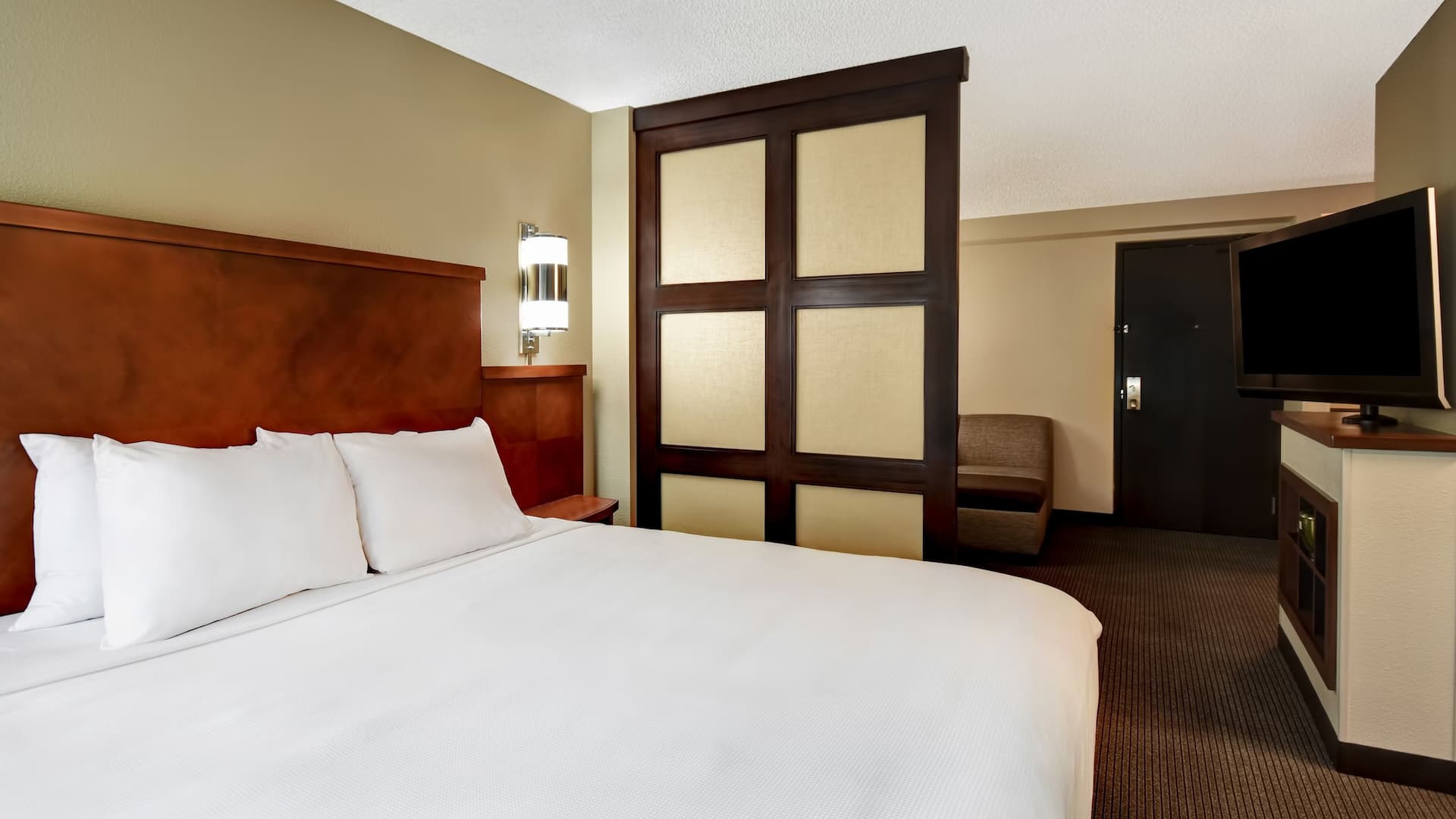 Hyatt Place Phoenix/Gilbert King Guestroom