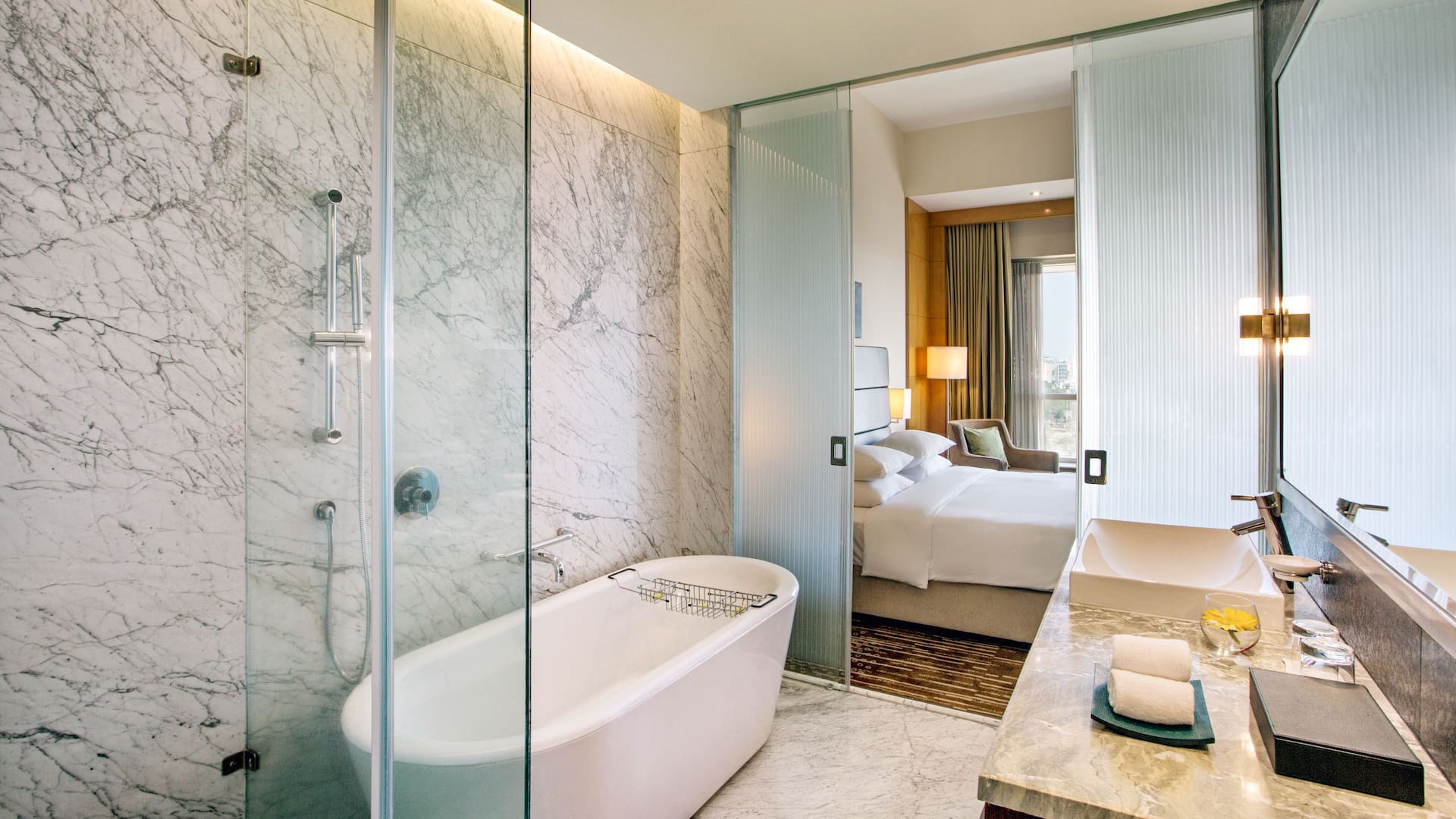 第 2，共 2 Hyatt Regency Pune & Residences Standard Room Bathroom