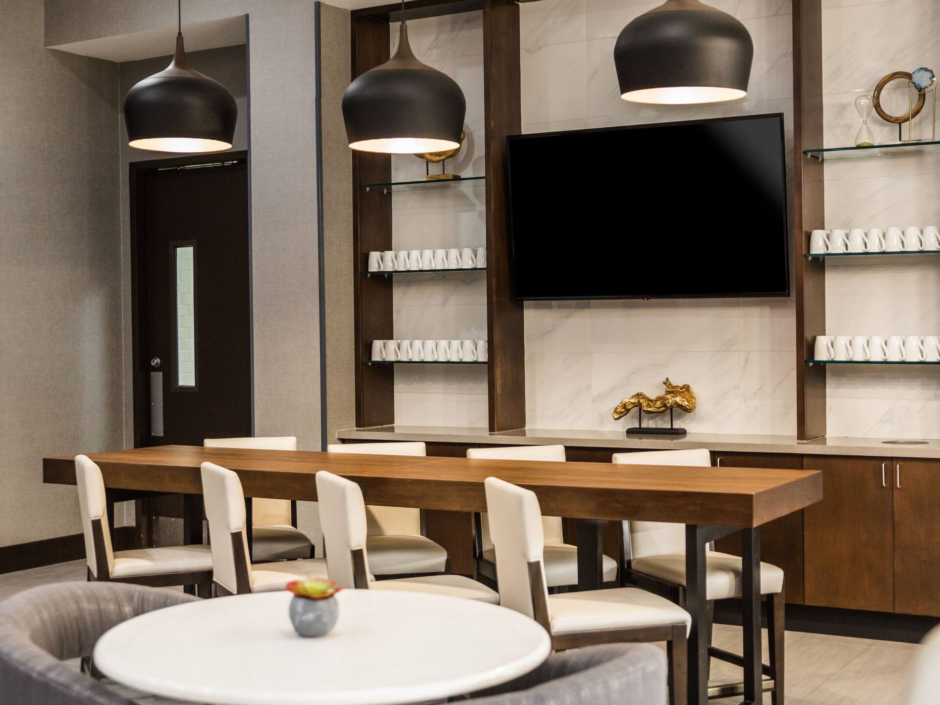 Hyatt Place Greenville Downtown Community Table