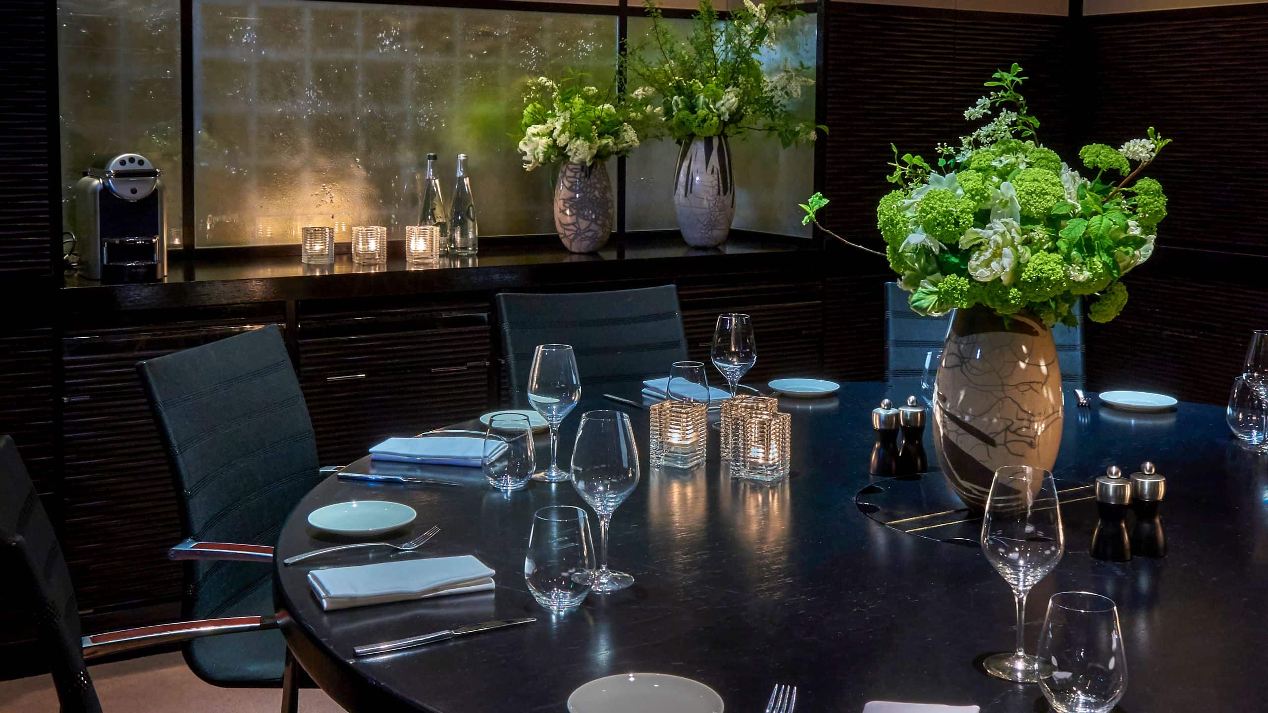 2 of 3 Hyatt Paris Madeleine Meeting Room Si Kyang Nin Sou