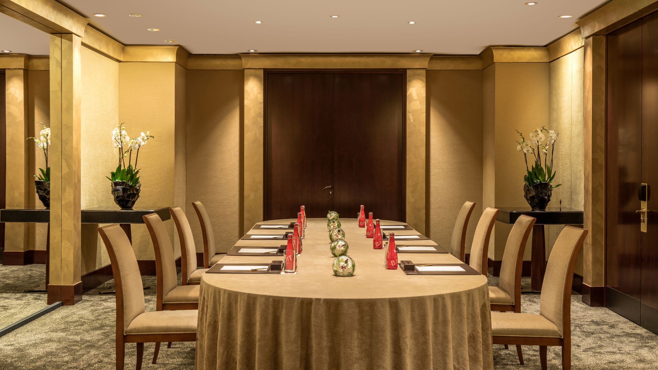 Park Hyatt Paris-Vendôme Saphire Meeting Room Business Set Up