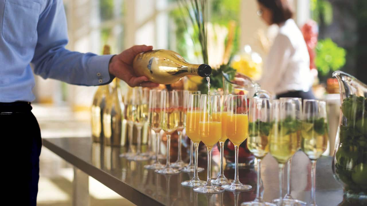 Service of cocktails and mimosas