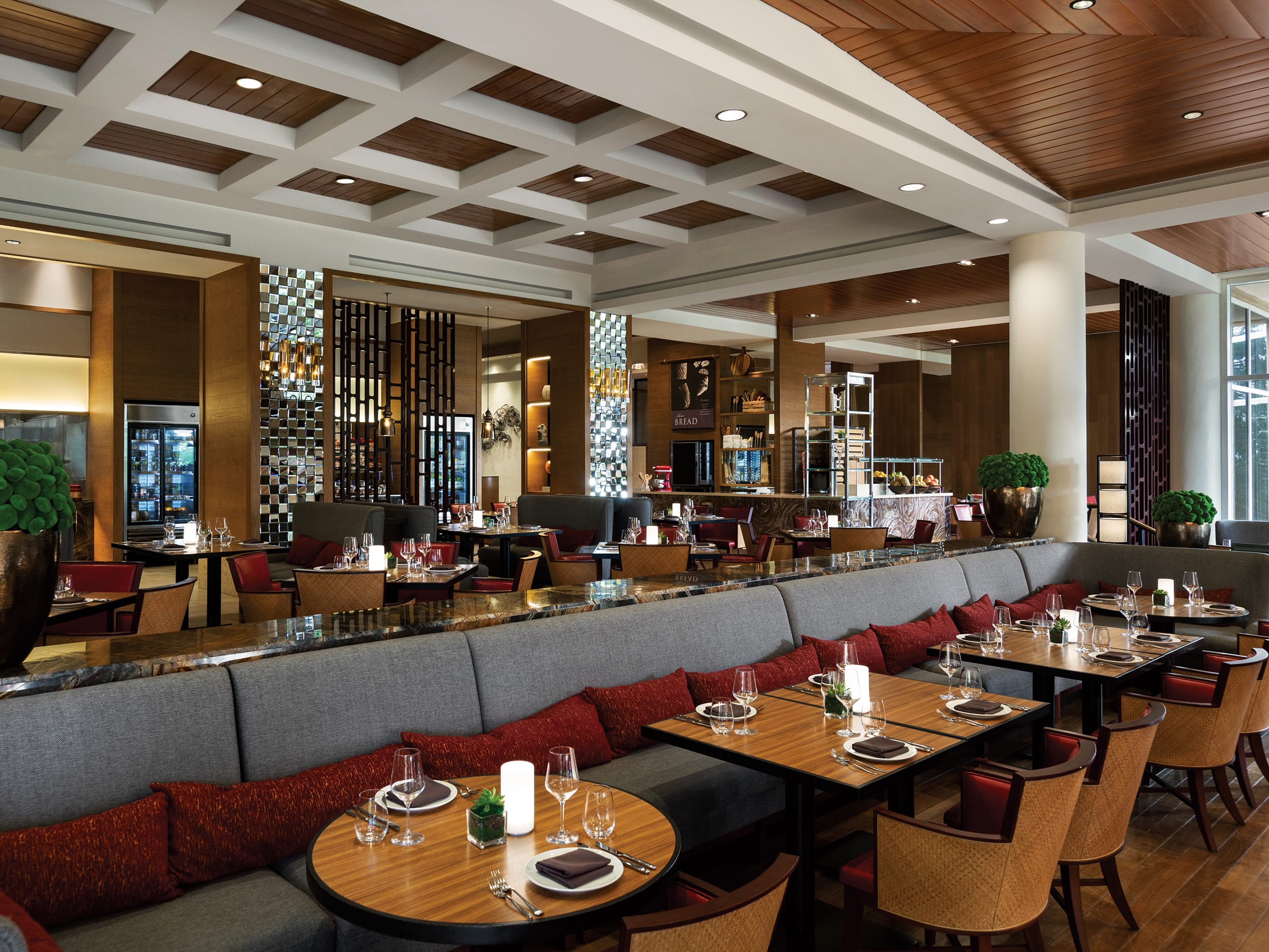 Hyatt Regency Guam hotel - Dining, Restaurants, Bars & Entertainment