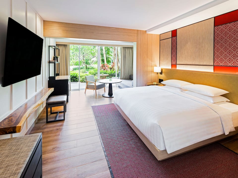 Luxury Beachfront 5 Star Resort Hyatt Regency Hua Hin - 