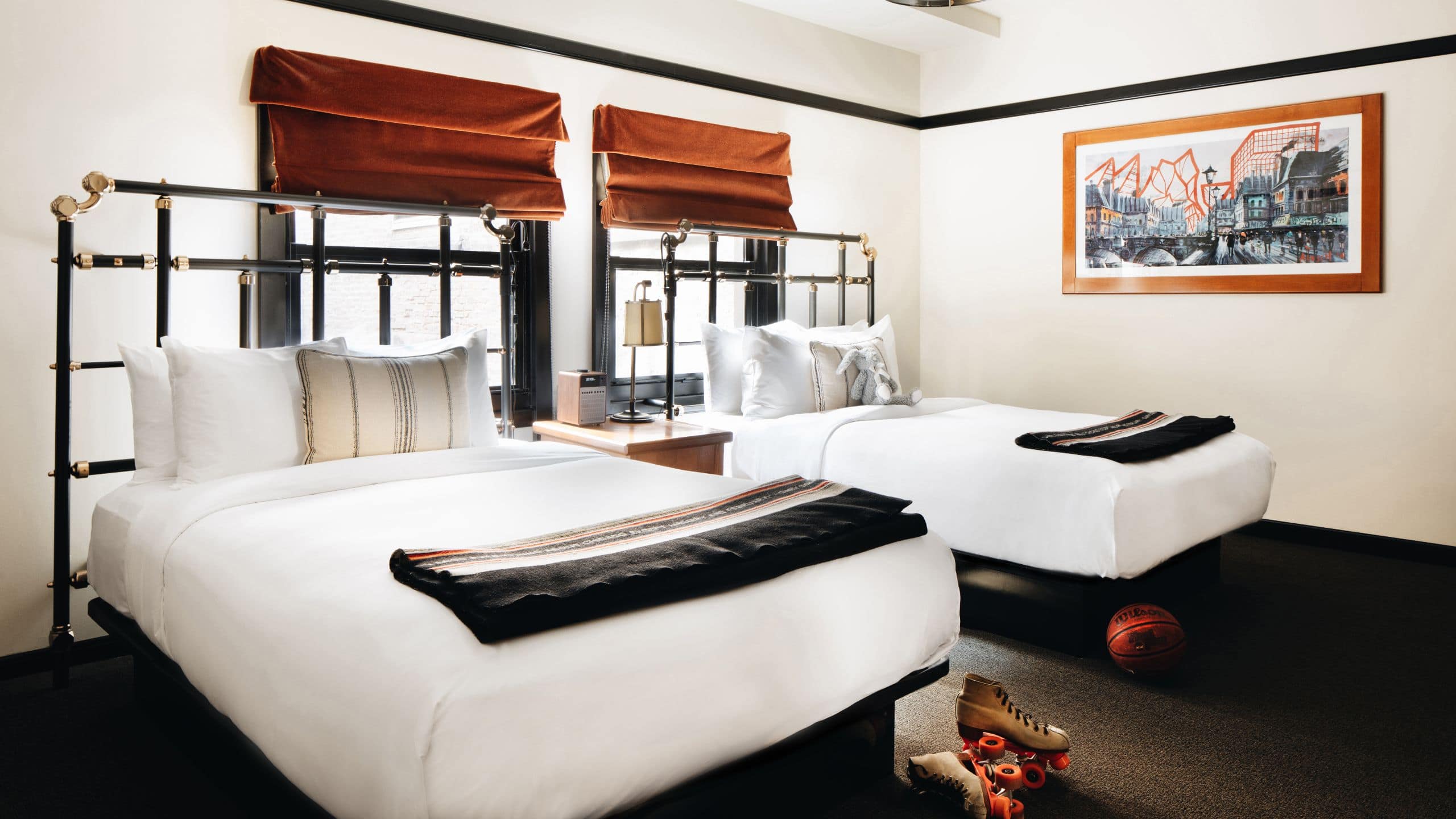 4 de 8 Chicago Athletic Association Bi Level Suite Kids