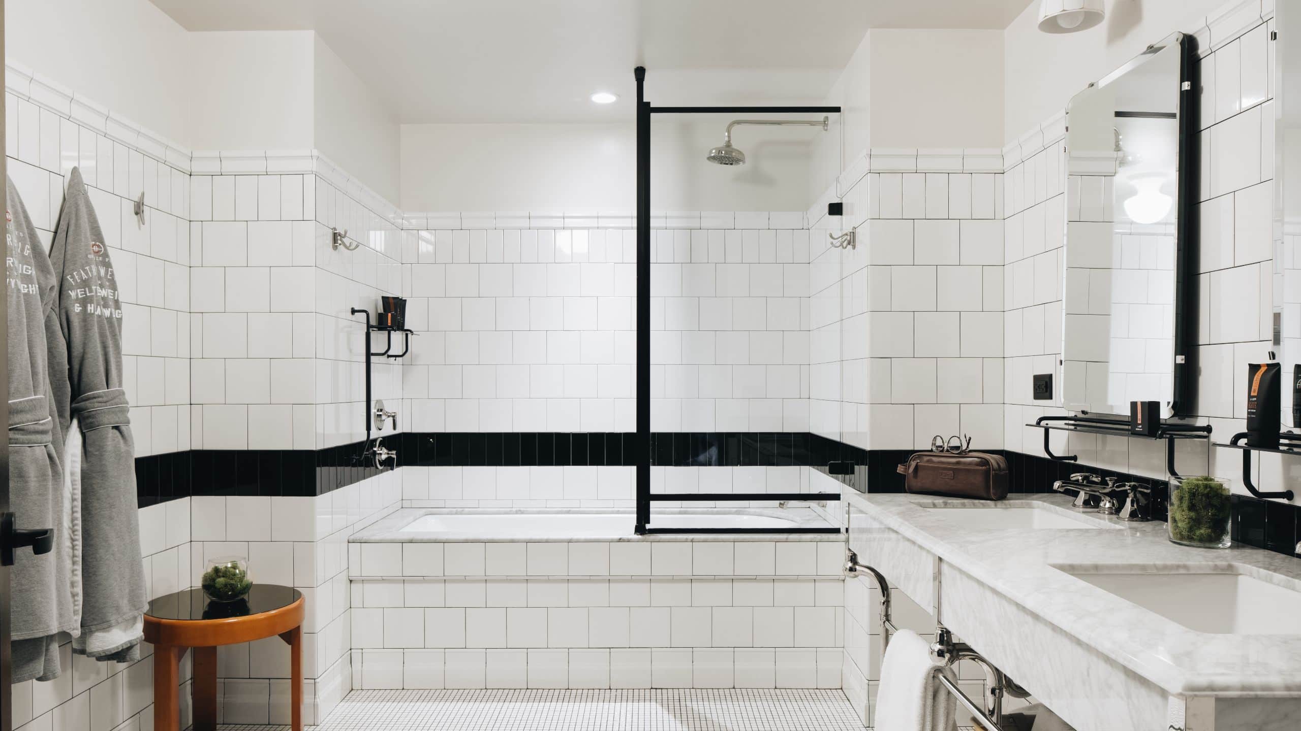 9 de 10 Chicago Athletic Association Millennium Suite King Bathroom