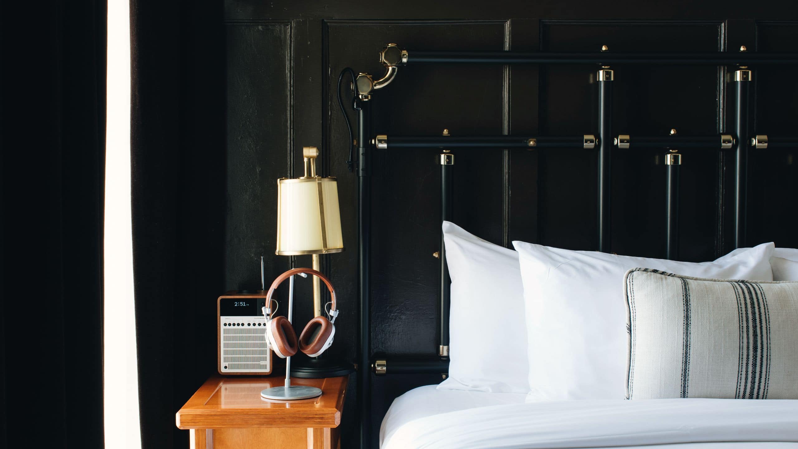 8 de 9 Chicago Athletic Association Guestroom Headphones