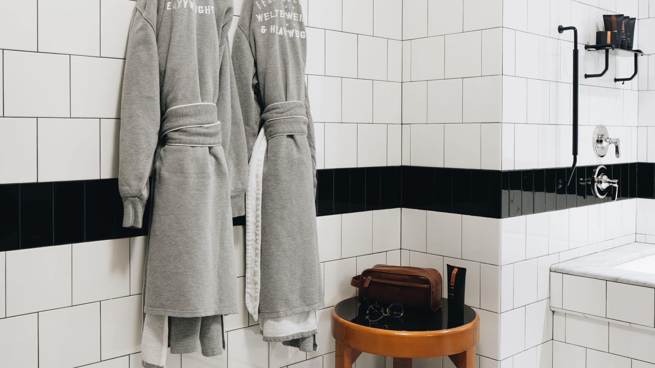 7 de 8 Chicago Athletic Association Robes