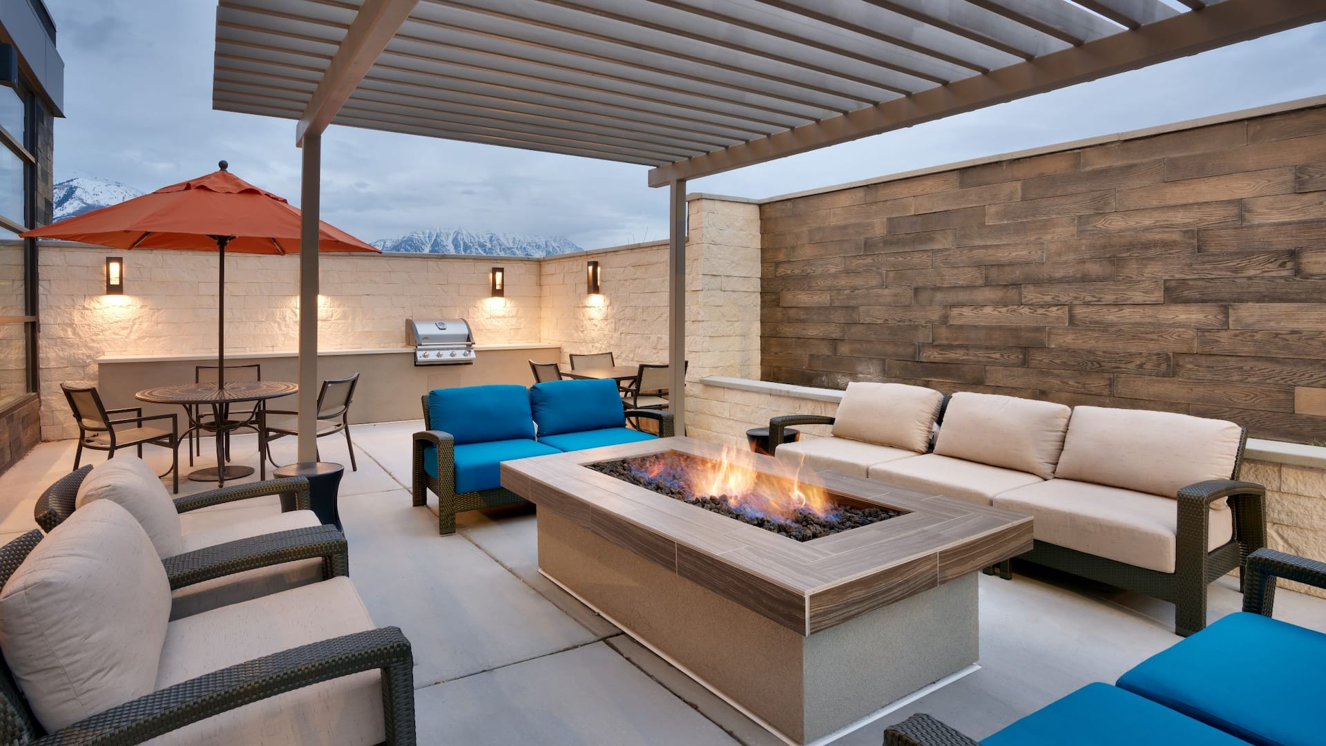 Hyatt House Provo / Pleasant Grove Patio Firepit