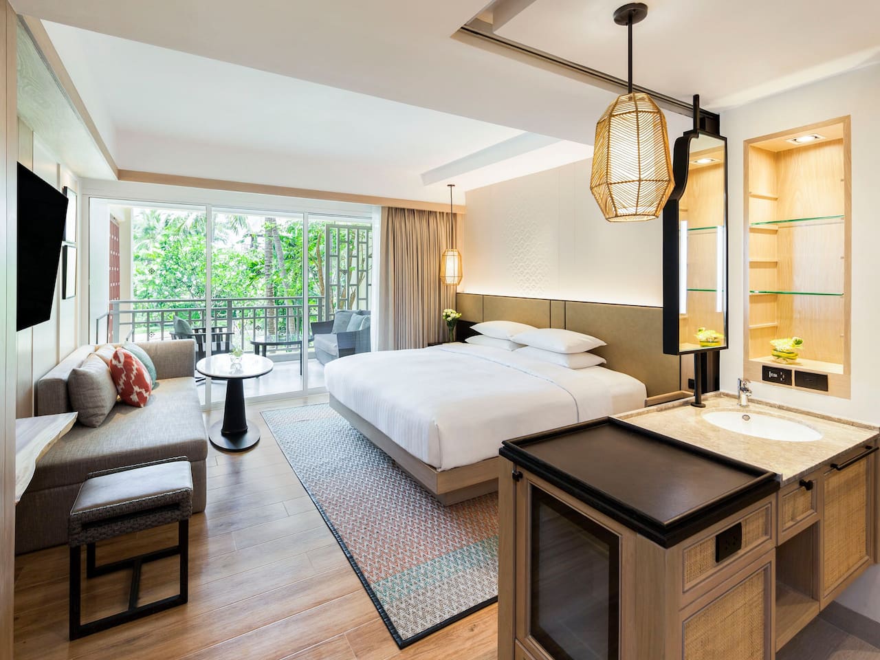 Deluxe Room with King Bed