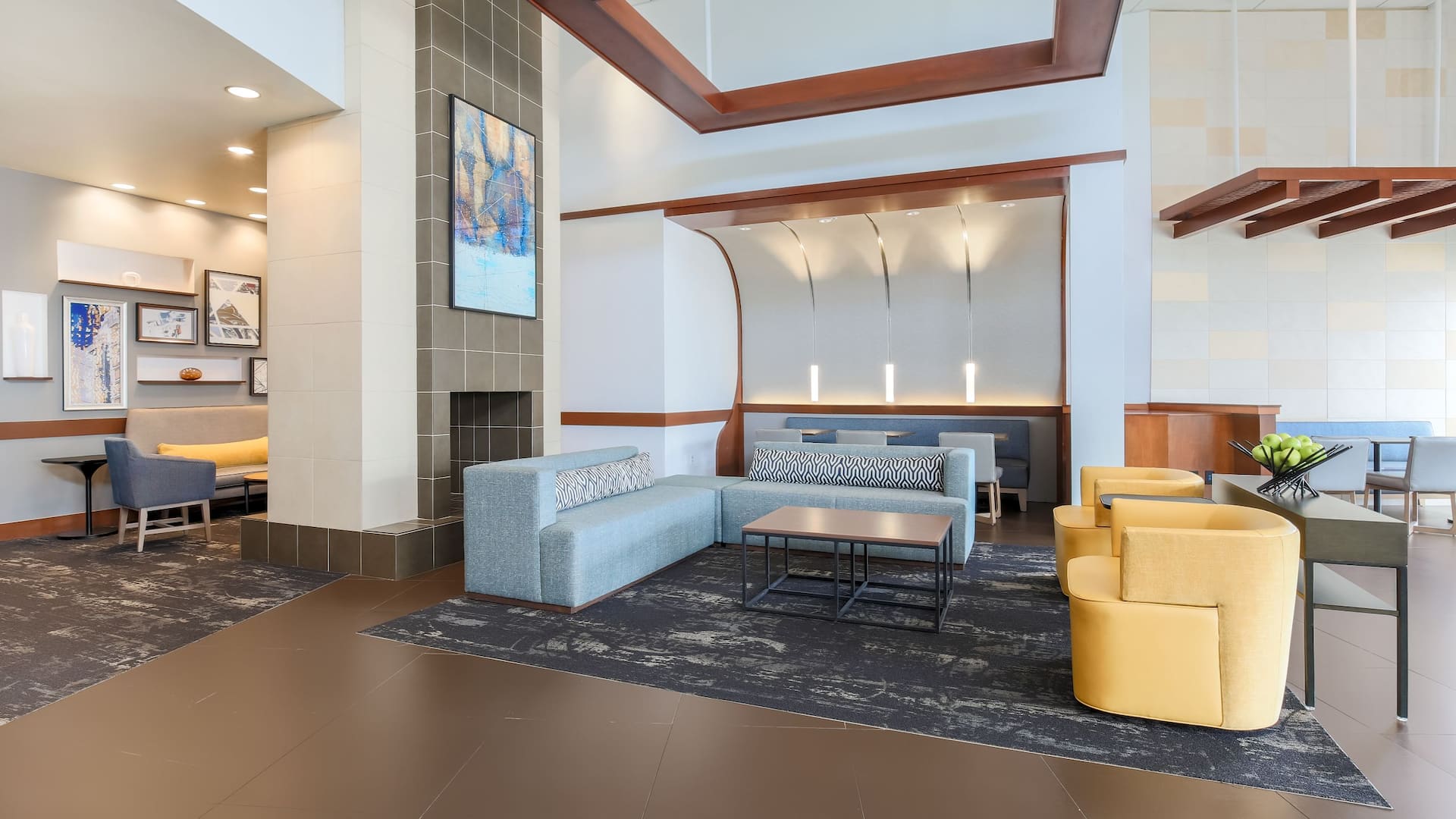 Hyatt Place UC Davis Lobby