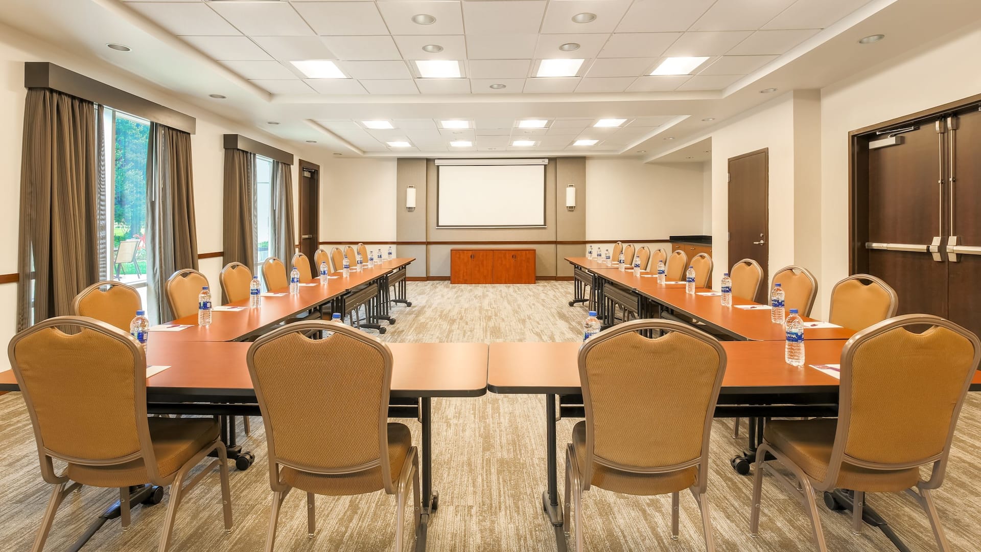 Meeting Room U Shape