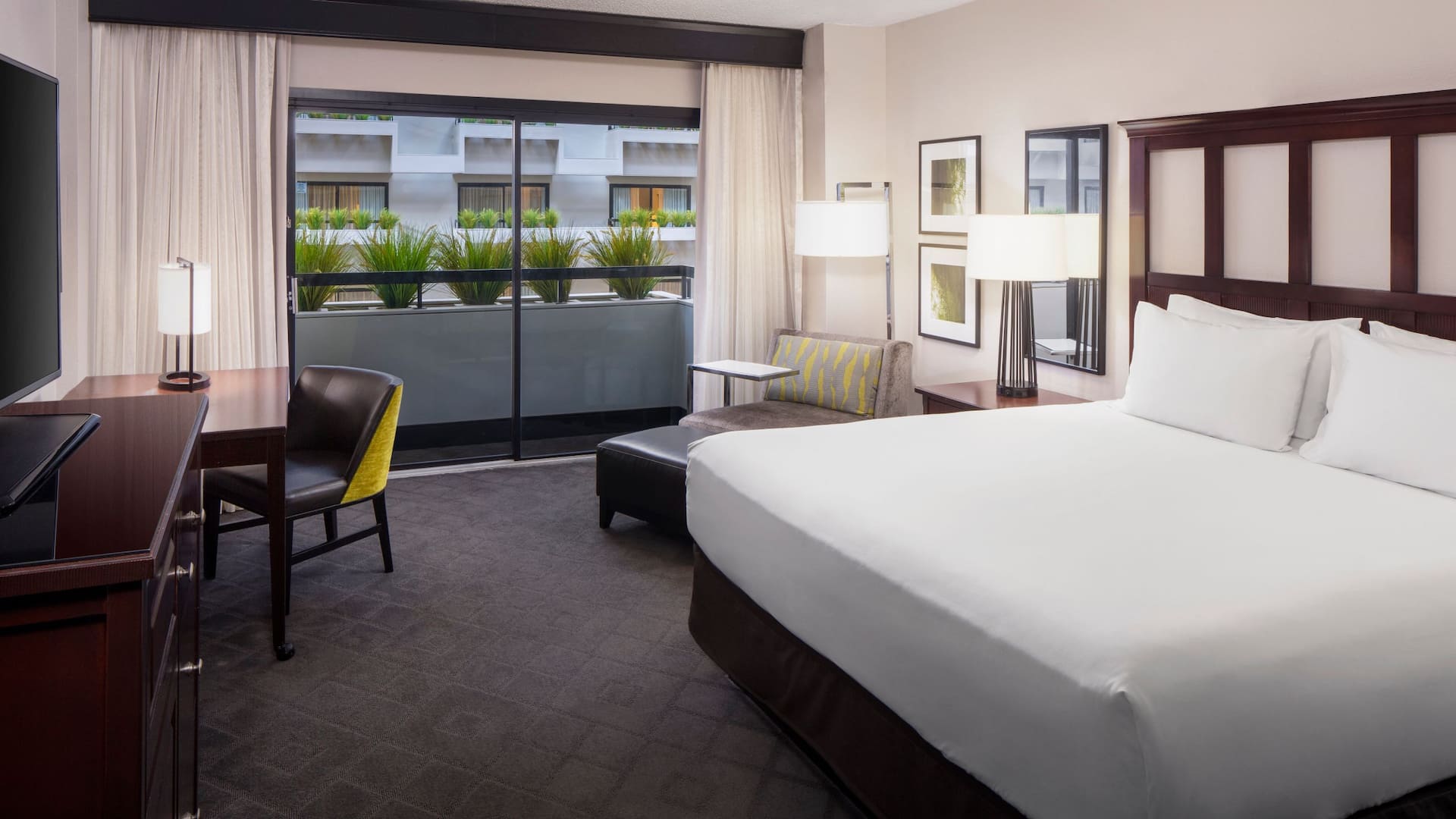 1 de 2 Hyatt Regency Savannah Standard King