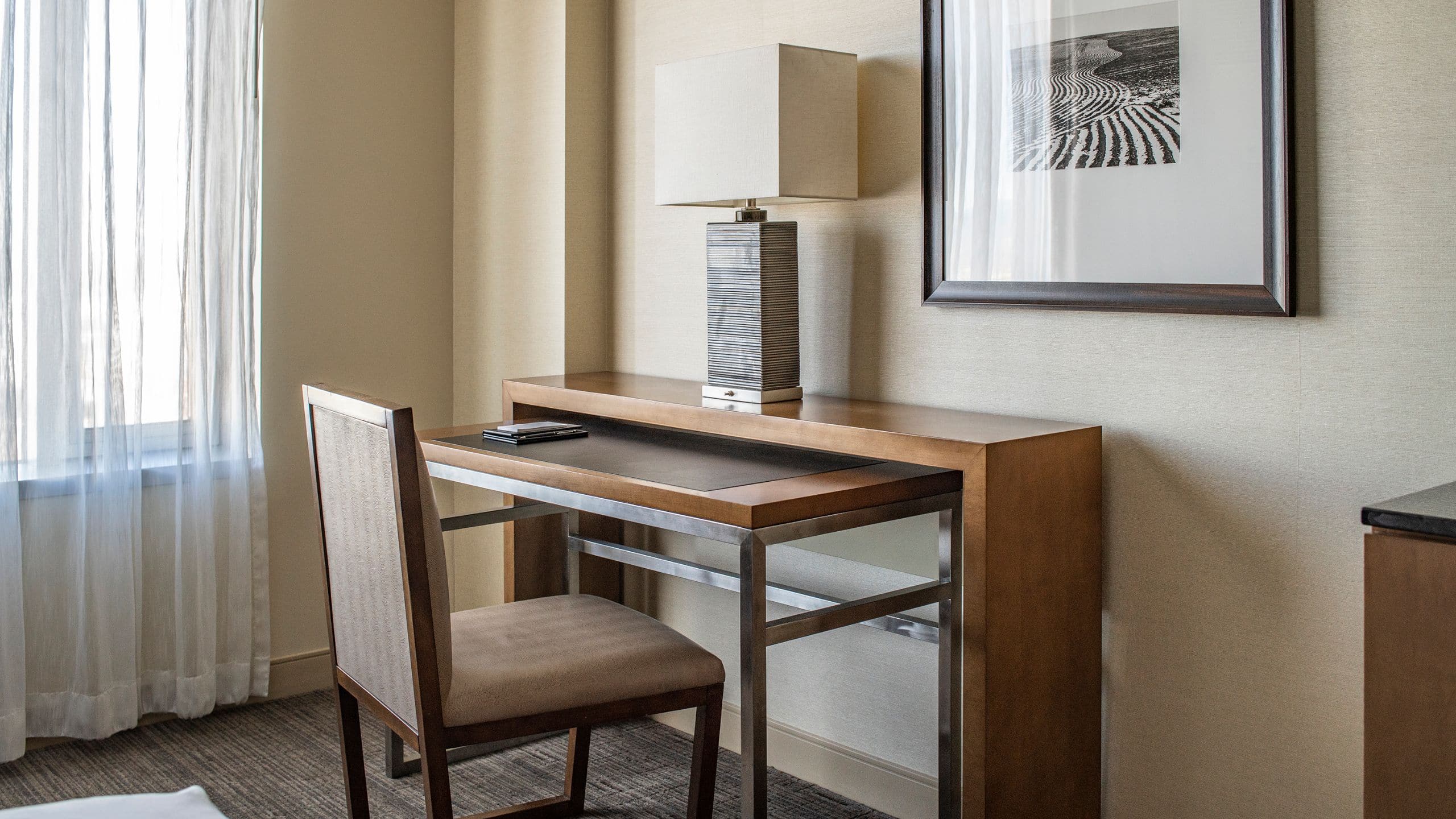 Hyatt Regency Denver at Colorado Convention Center Guestroom Desk