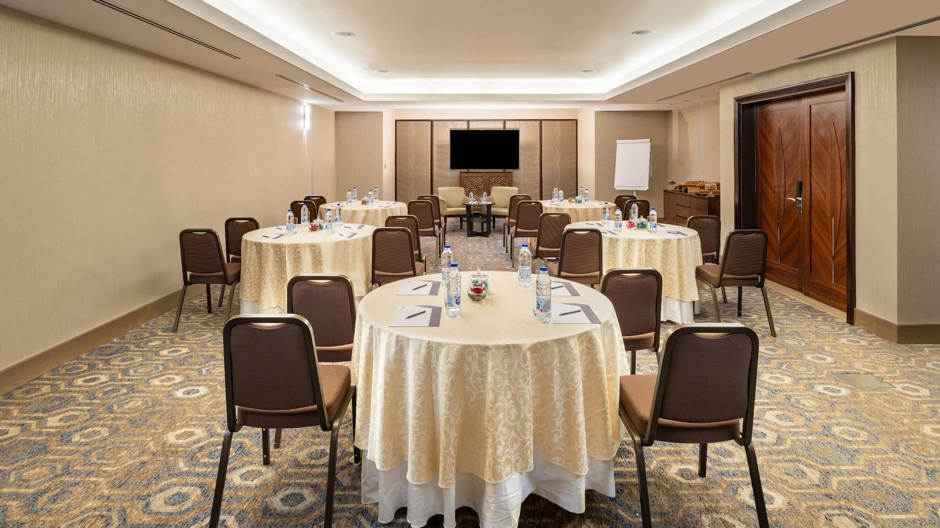Jabal Omar Hyatt Regency Makkah Cabaret Style Set Up