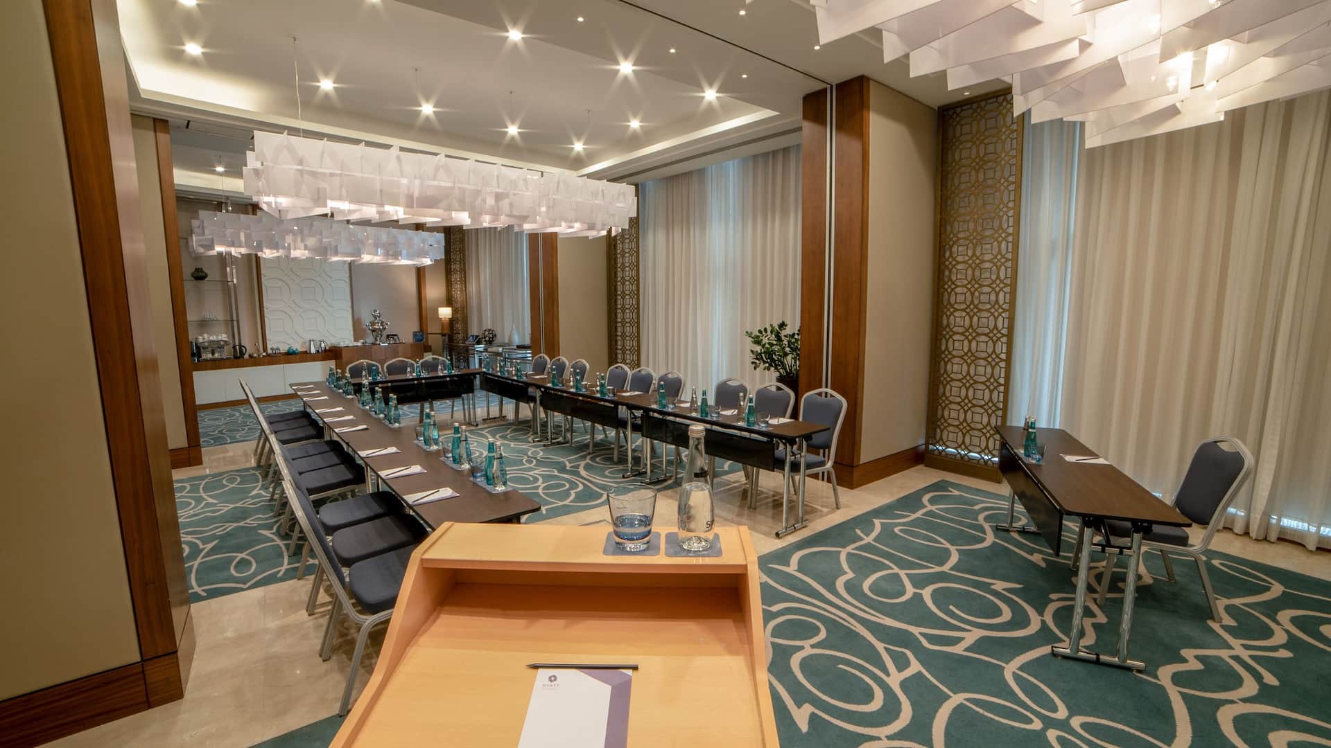 4 / 7 ISTHR Meeting Room