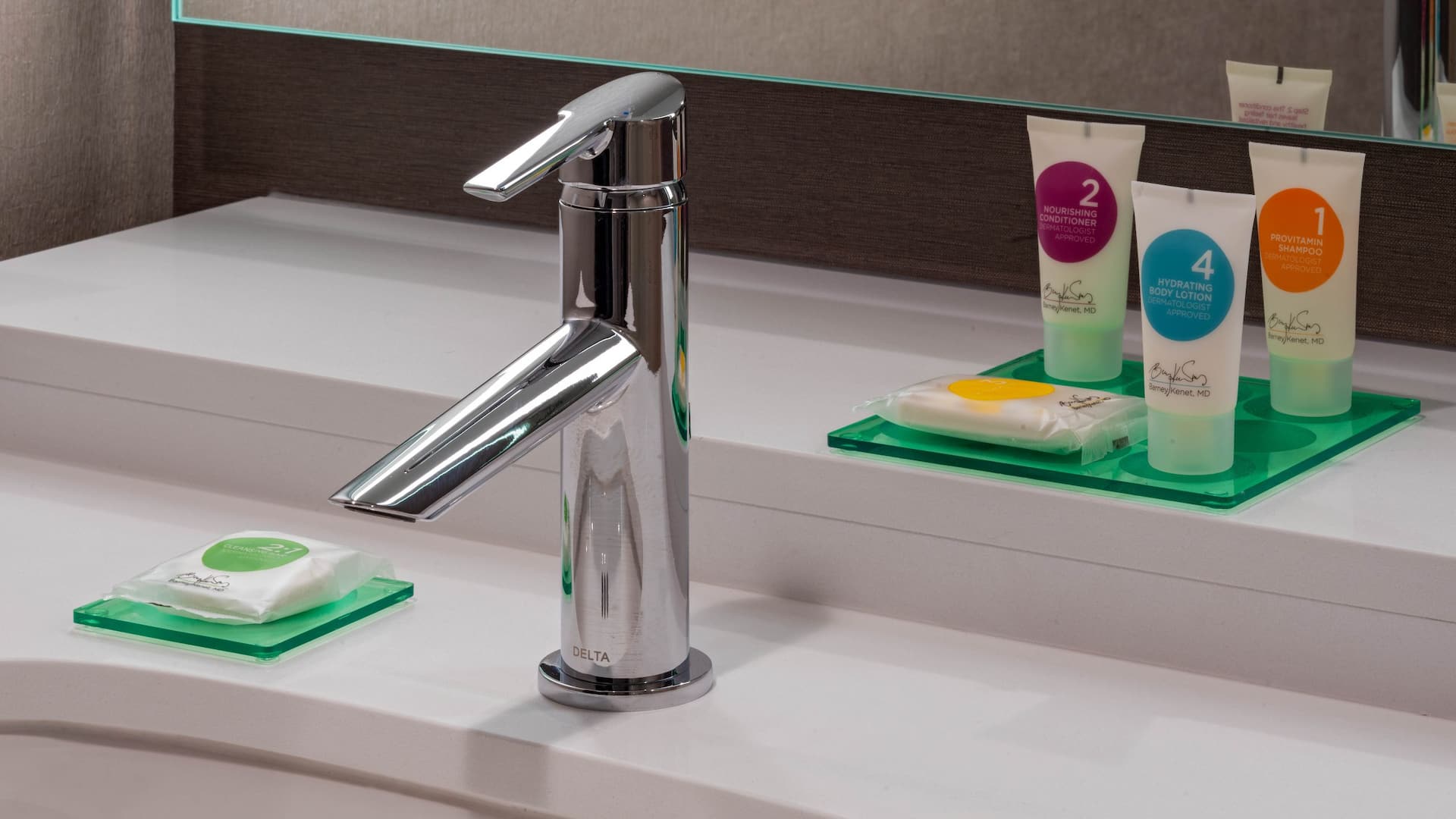 3 of 3 Hyatt Place Indianapolis / Downtown Bathroom Amenities