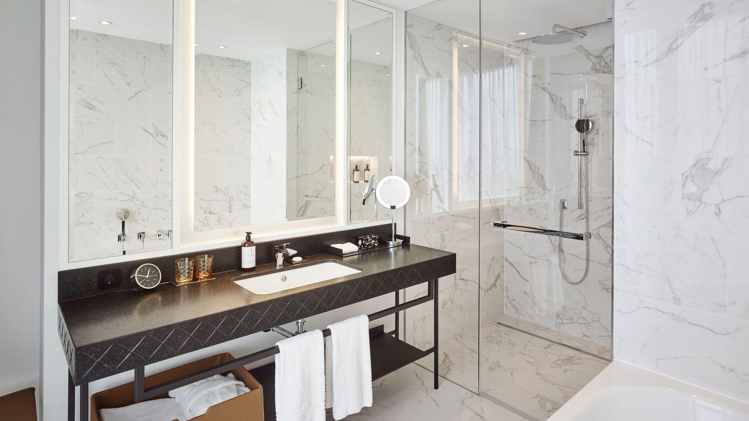 Andaz Vienna Am Belvedere Belvedere Park View Suite Bathroom