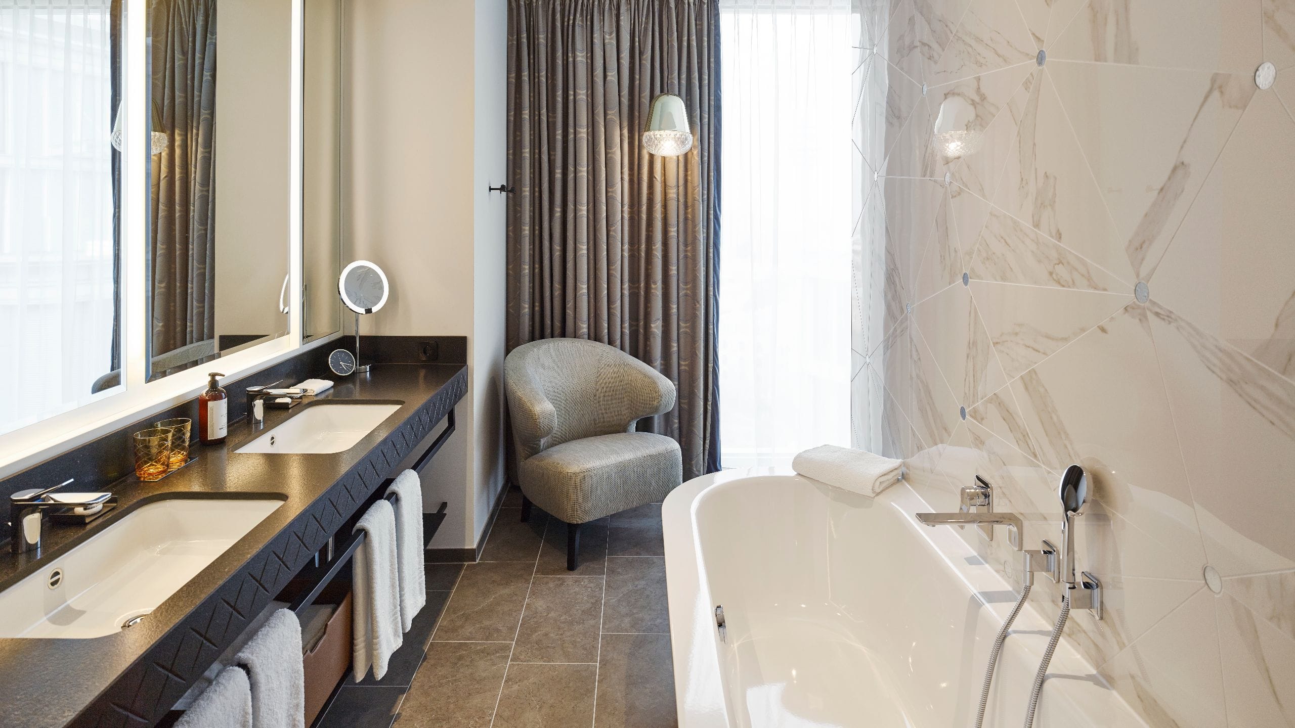 Andaz Vienna Am Belvedere Penthouse Suite Bathroom