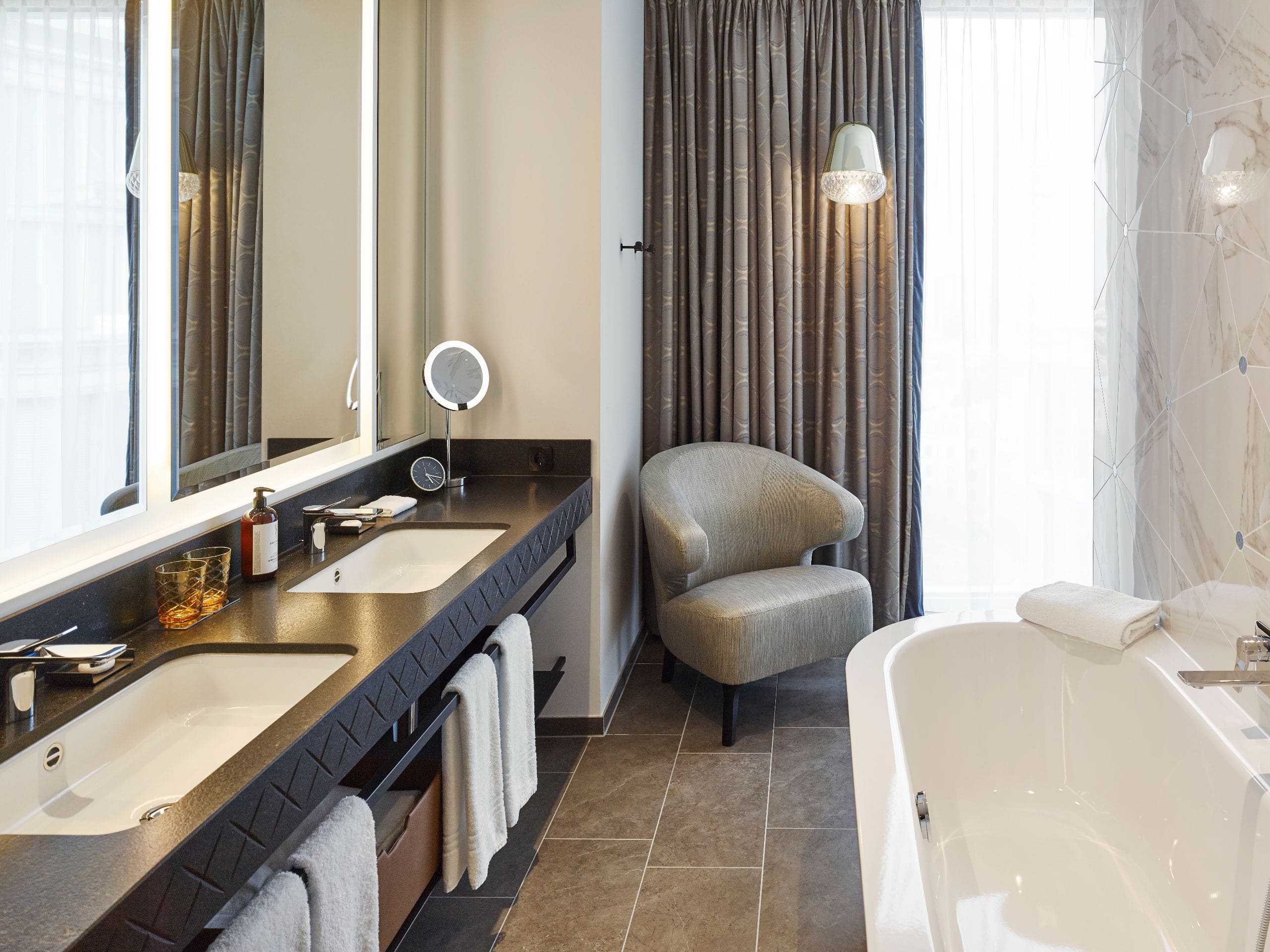 Andaz Vienna Am Belvedere Penthouse Suite Bathroom