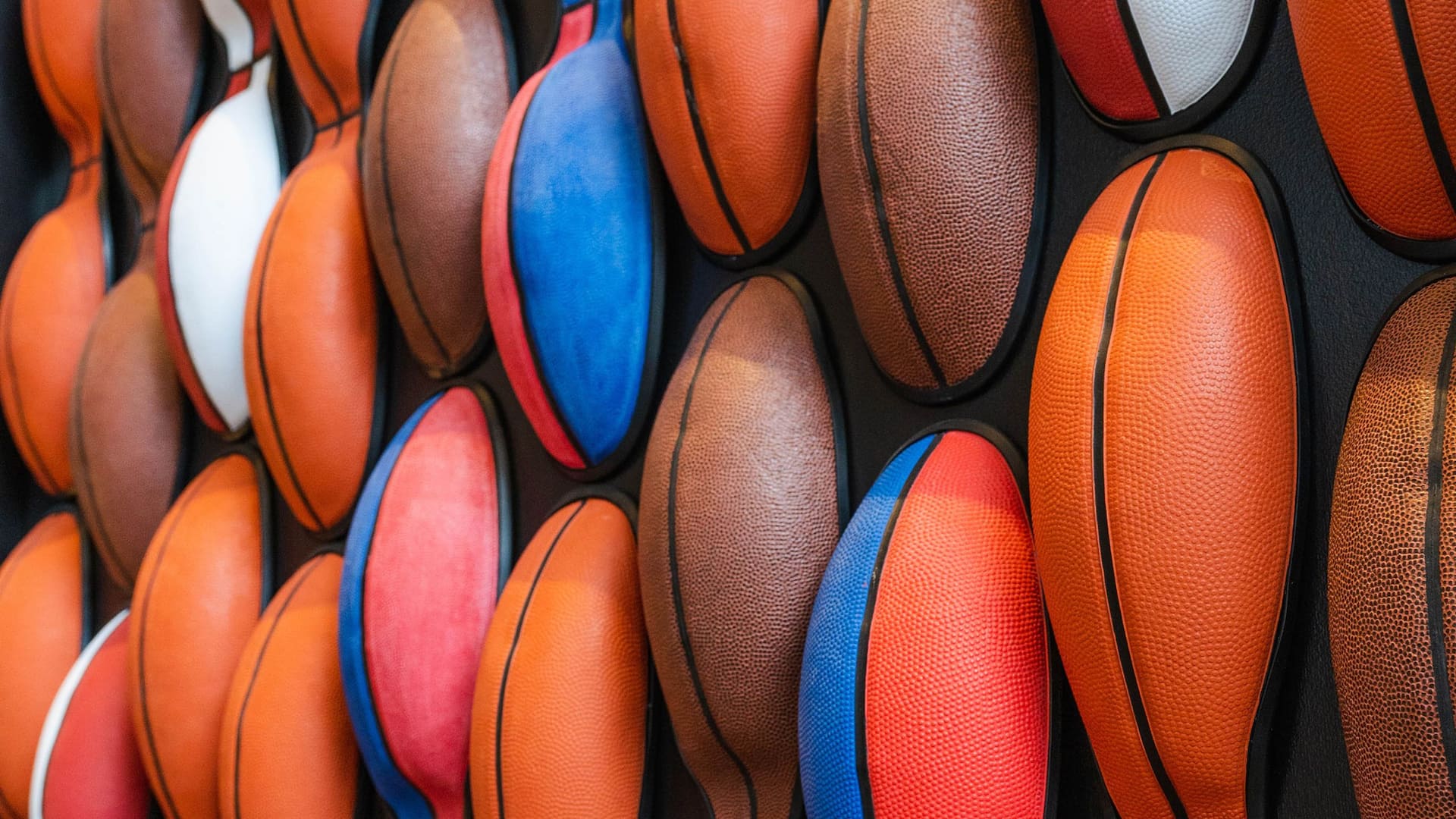 Hyatt House Indianapolis / Downtown Lobby Artwork